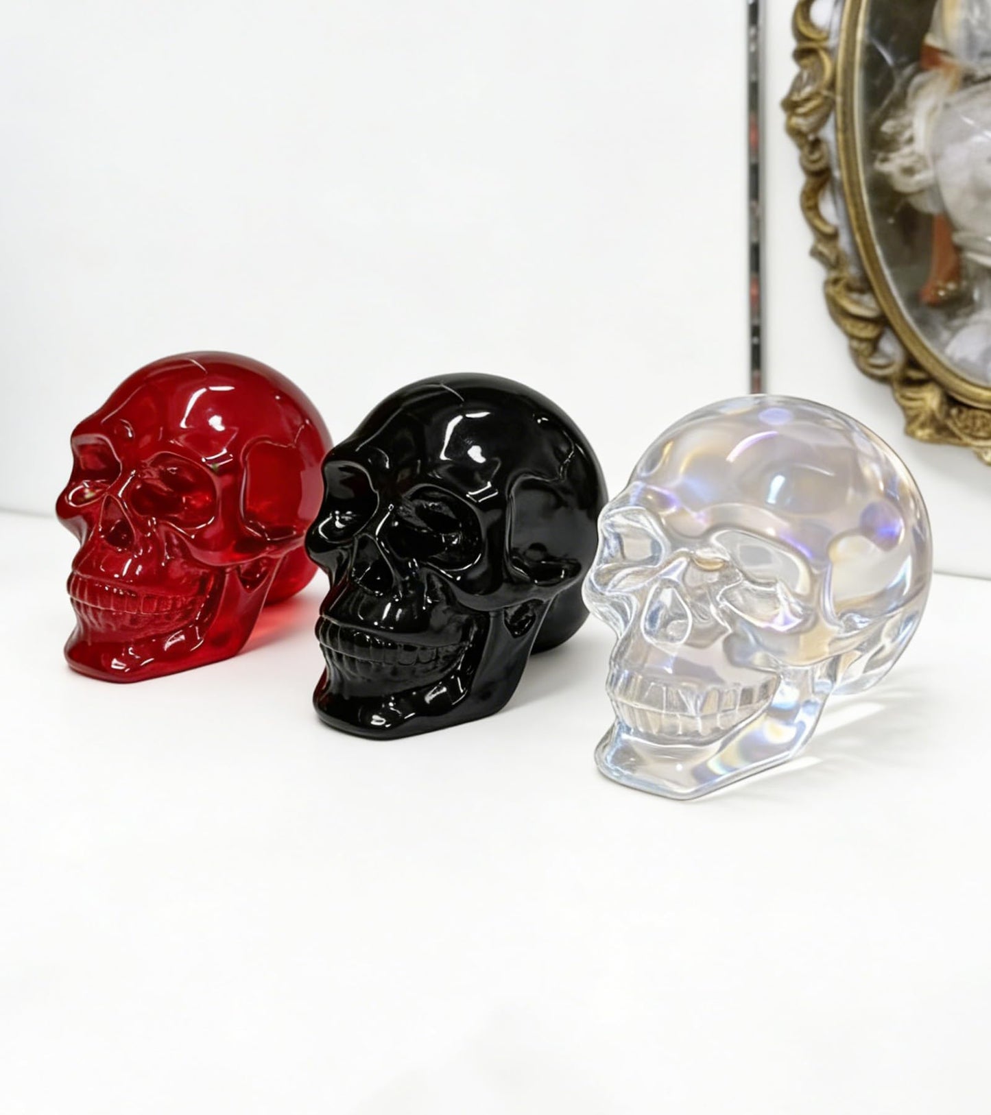 luckDubhe Crystal Skull Figurine, Glass Skeleton Head Model for Halloween and Day of the Dead, Gothic Decor Skull Gift for Women (Black)