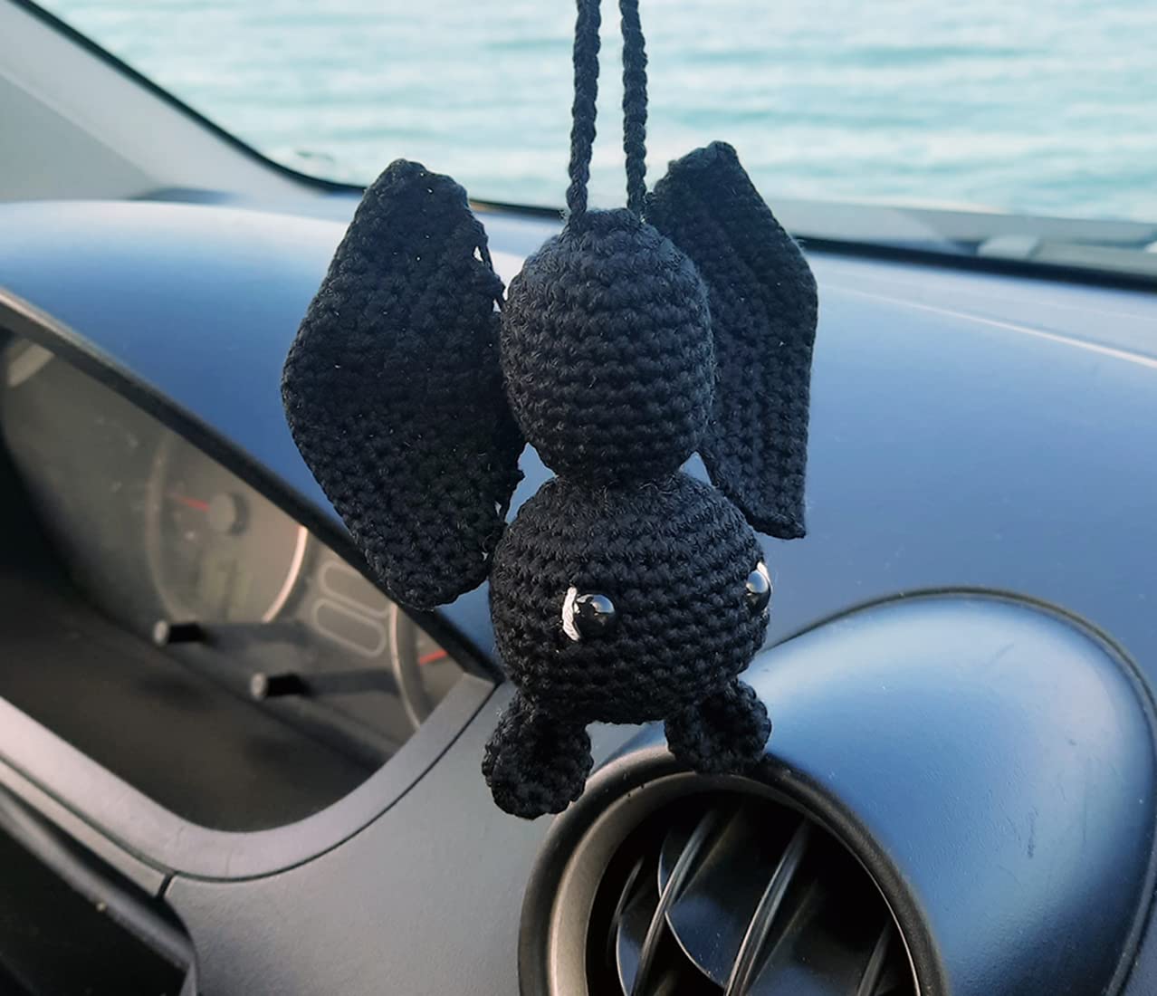 Handmade Bat Car Rearview Mirror Charm ā Crochet Cute Amigurumi Halloween Ornament for Car, Backpack, Wall, Shelf ā Spooky Fall Gothic Decor ā Soft Plush Style