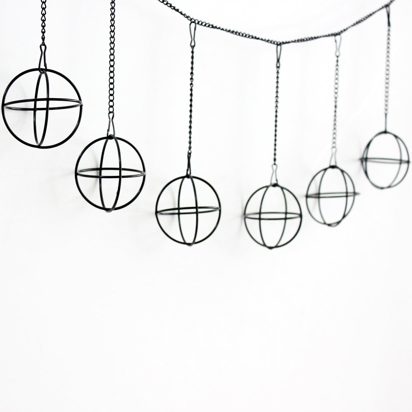 libproqia 6 Set Air Plants Hanging Holders Black Metal Himmeli Decor Modern Geometric Airplants Planter Air Fern Plants Hanger for for Home for Plant Lovers