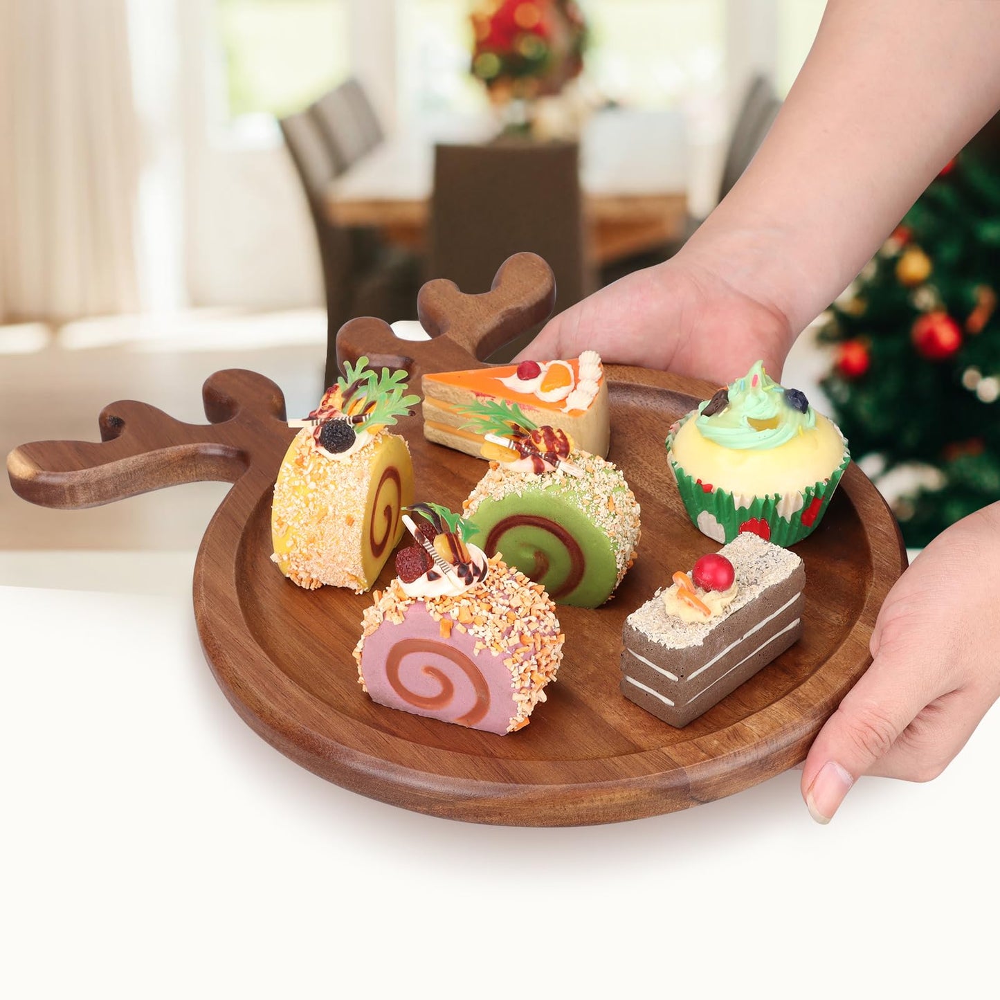 Acacia Wood Christmas Kitchen Decor Platters Dinner Plate Wooden Cheese Charcuterie Board Xmas Snack Cookies Trays Salad Charger Plates for Christmas Holiday Serving Dish Round Festive Dessert Platter