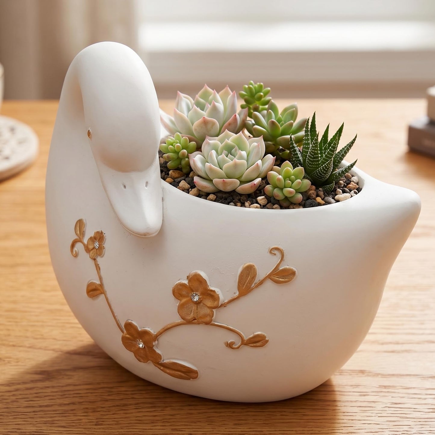 Elenon Goose Planter for Succulents Indoor Outdoor with Drainage Hole, Unique Home Garden Decor Resin Cute Flower Pot Gift Idea for Plant Lovers (White)