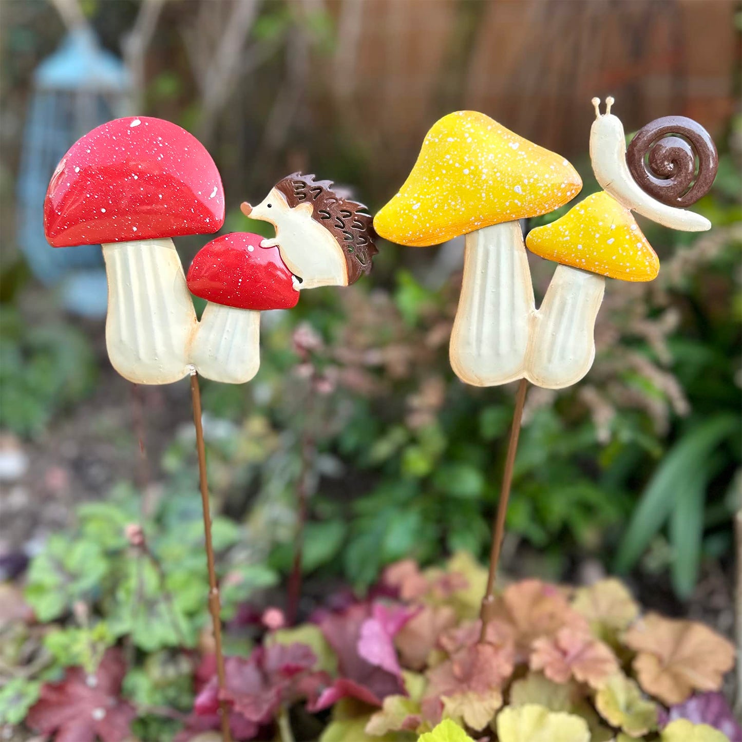 MGSYPHOME 2 Pack Metal Mushroom Decorative Garden Stakes,19.6" Outdoor Garden Decor Rust Proof Metal Flower Decoration,Spring Yard Art Decorations for Lawn Patio,