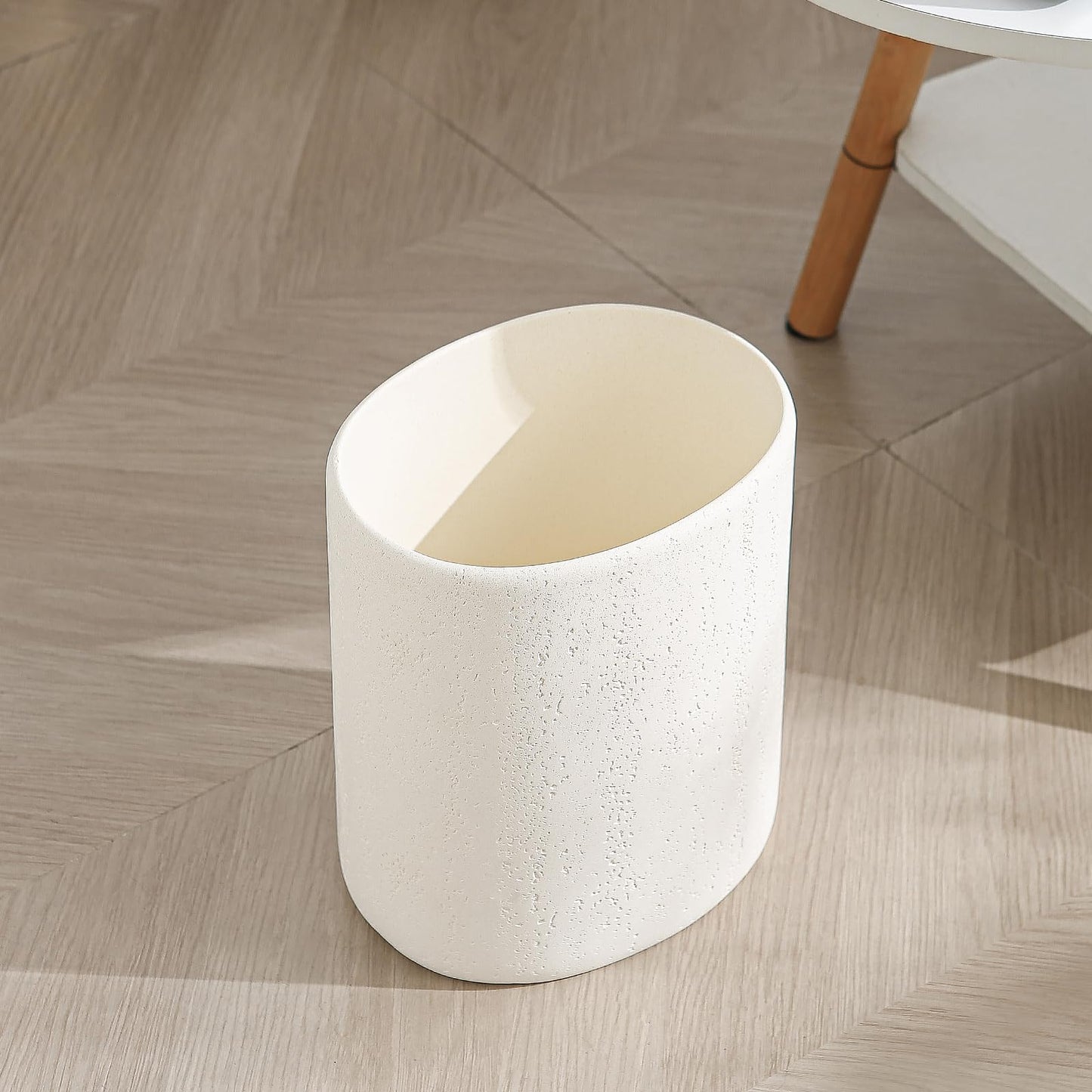 WUUAHOME Trash Can, 1.6 Gallon Small Bathroom Trash Can, Simple Oval Stone Look Garbage Bin, Decorative Waste Basket for Kitchen Office, Home Decor, Bedroom, Living Room White