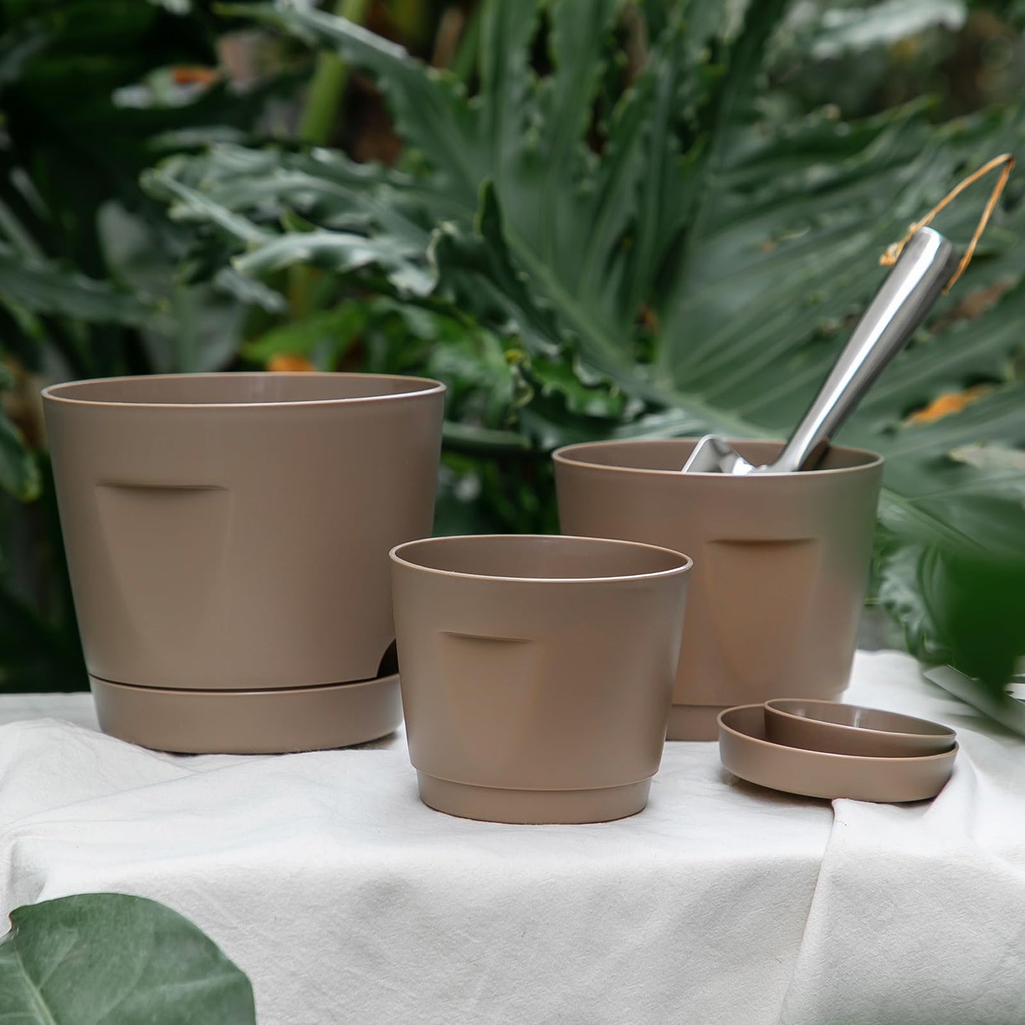 KvyusFlourish 5 Pack 4/5/6/7/8 Inch Plant Pots with Drainage Holes and Saucers Plastic Flower Pots for Indoor Plants Garden Planters Modern Houseplant Pots, Chocolate, Mixed Set