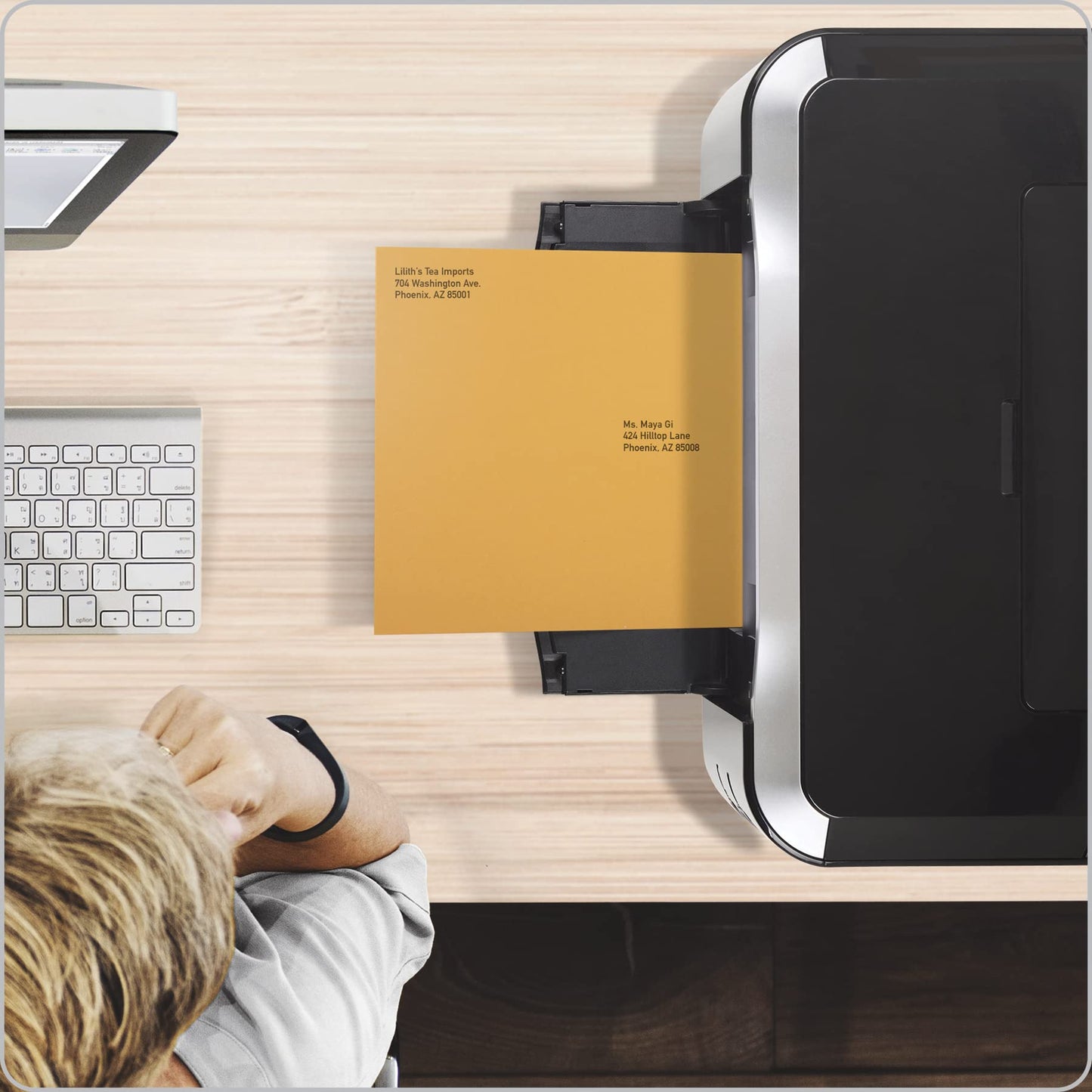 Quality Park 9 x 12 Catalog Envelopes, 100 Pack, Document Envelopes with Self Seal Closure, Heavyweight 28 lb Paper, Self Sealing Envelope for Mailing, Filing and Organizing, Brown Kraft