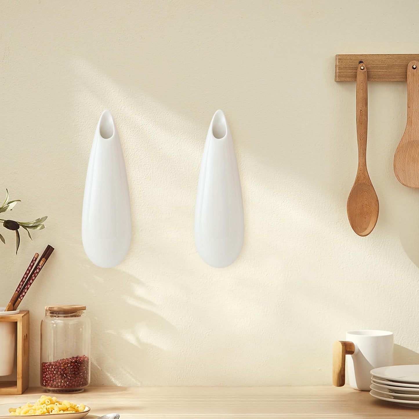 GDSZJLJ Hanging Ceramic Wall Vases, 11.8 Inch,Set of 2, Cubicle Modern Decor Wall Plant Holder Vase for Indoor Plants,Propagation Hanging Flower Pots for Air Vases,White