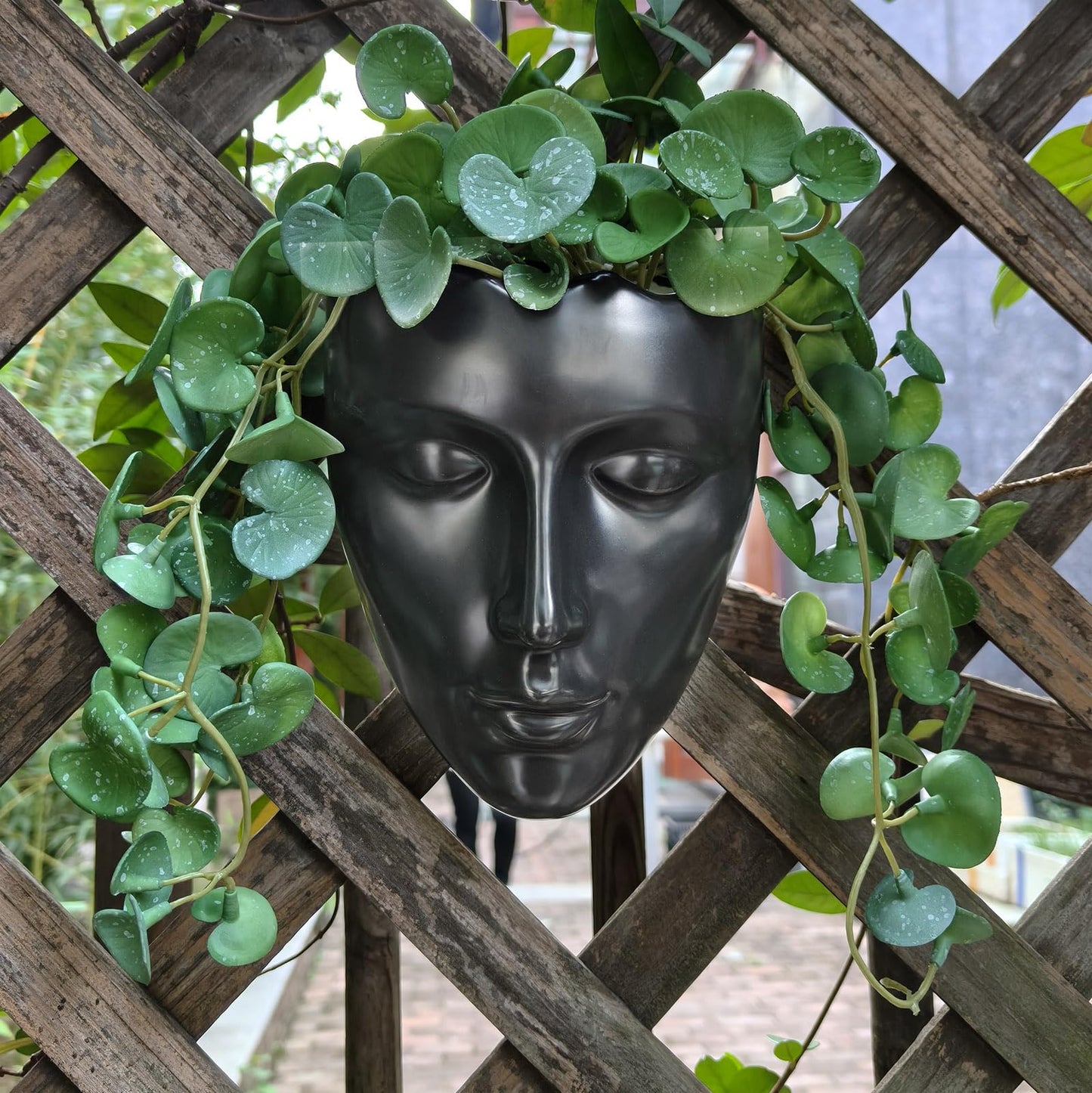qumHmup Ceramic Face Wall Planter, Black Head Vase with Drainage Hole, Modern Art Indoor Outdoor Wall Mounted Succulent Planter, Elegant Home Garden Decor