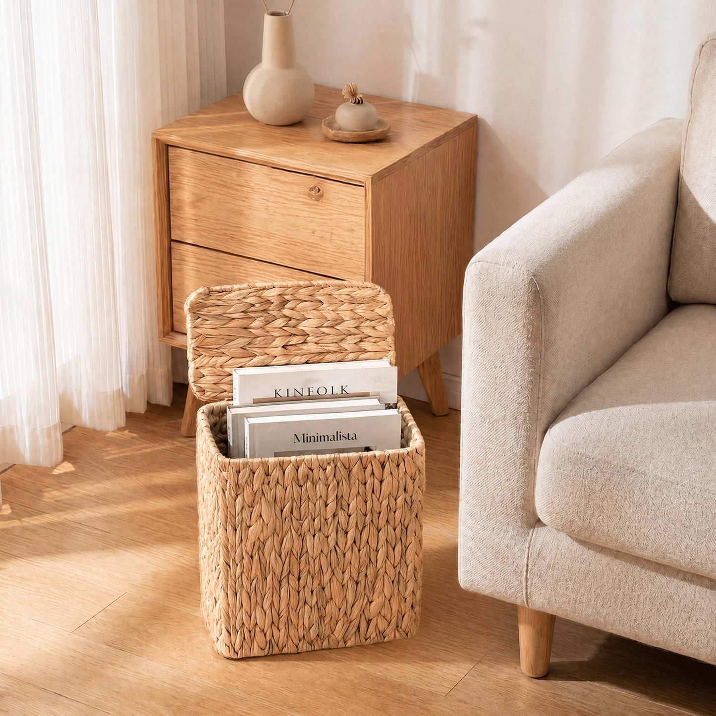 Felthritn Wicker Trash Can,3 Gallon Bathroom Trash Can with Lid,Handwoven Water Hyacinth Rattan Waste Basket with Removable Liner and Built-in Handles for Bedroom,Toilet,Narrow Spaces