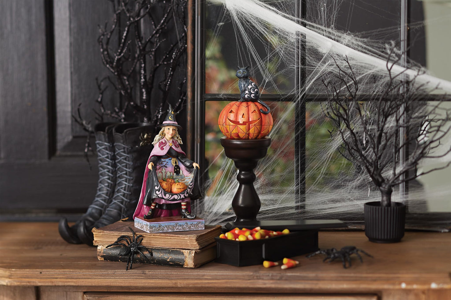 Enesco Jim Shore Heartwood Creek Halloween Black Cat Sitting on Pumpkin Lit Figurine- Stone Resin Hand Painted Crafted Collectible Halloween Figurines with Lights Home Decor Statue, 5.04 Inch