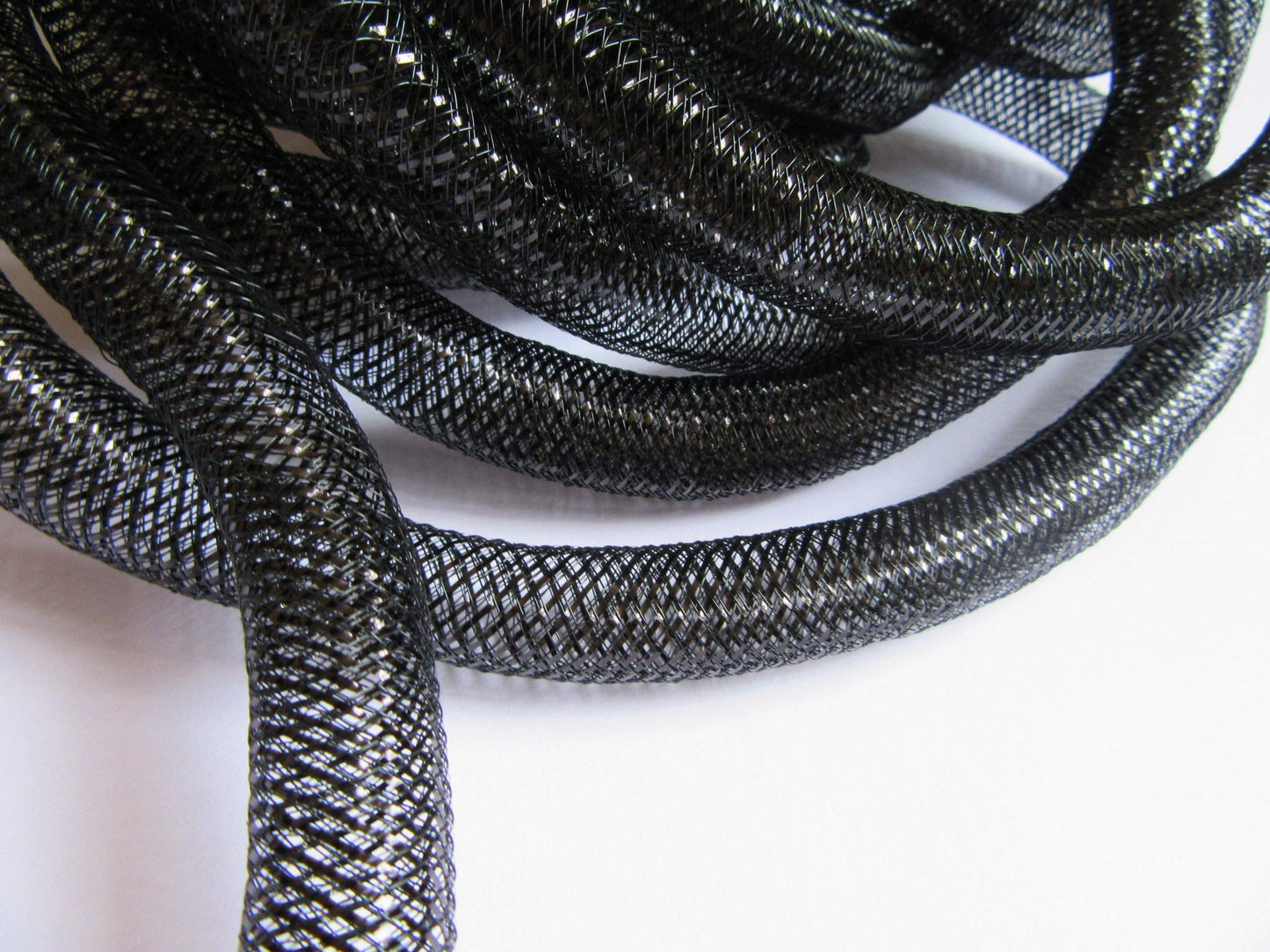 YYCRAFT 10 Yards Solid Mesh Tube Deco Flex for Wreaths Cyberlox CRIN Crafts Halloween 16mm 5/8-Inch (Shinny Black)
