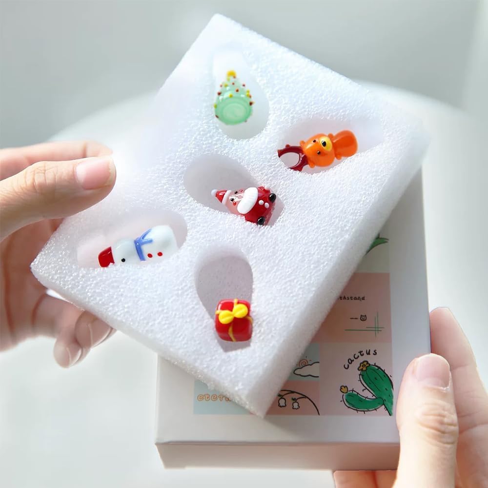 Mollytek 5PCS Mini Hand Blown Glass Figurines Collectibles Miniature Hand Blown Glass Ornaments Decor Assorted Cute Home Office Table Computer Car Dashboard Ornament (Christmas)