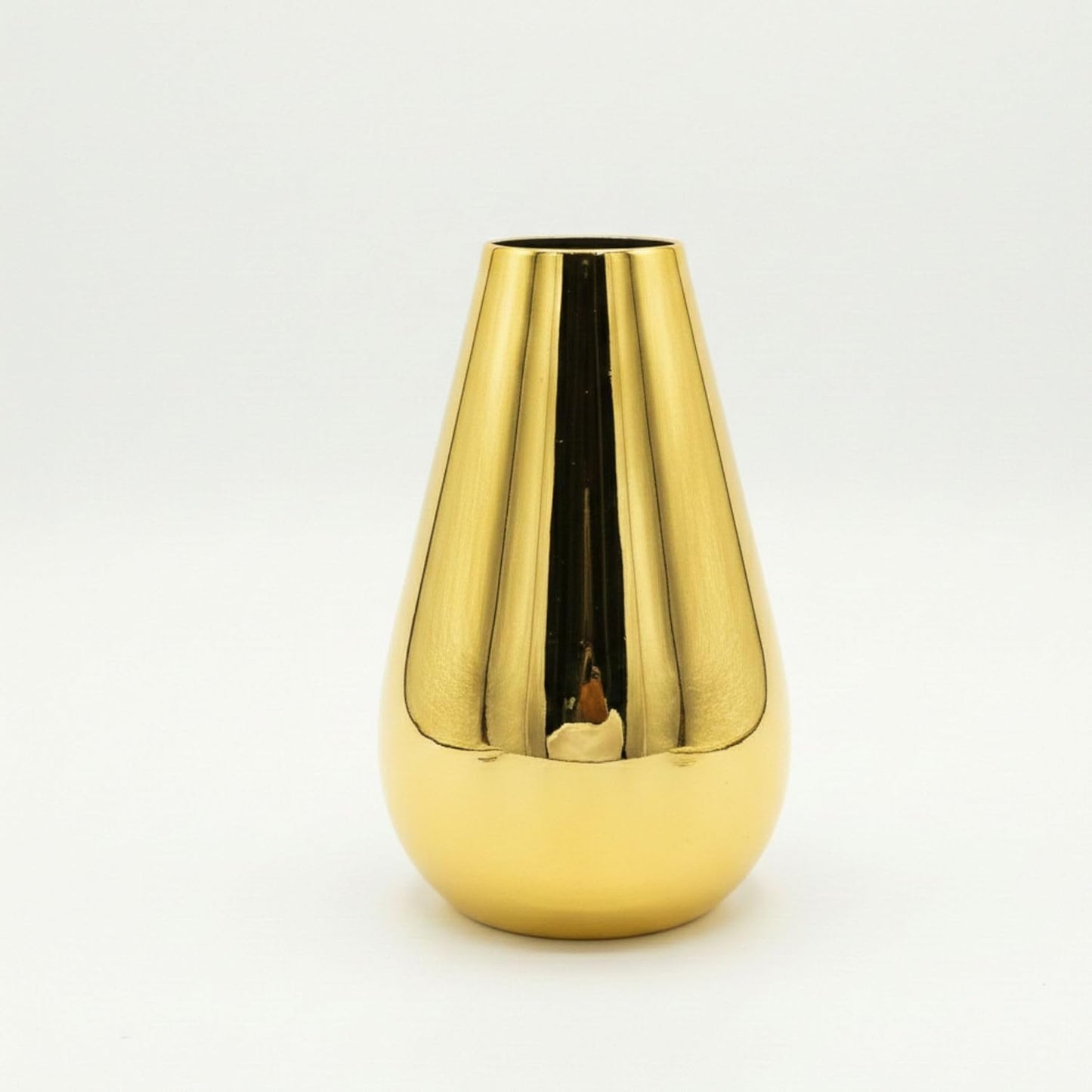 Handcrafted Metal Flower Vase Round Gold Polish Decorative Tabletop Vase for Home Décor, Living Room, Kitchen, Office & Wedding
