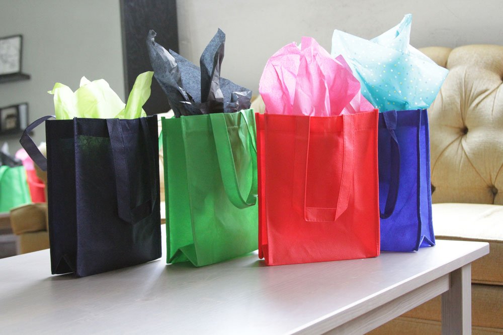 Simply Green Solutions - Plain Tote Bag, Thick Reusable Gift Bag with 16-Inch Handles, Use As Goodie Bags, Party Favor Bags, or Halloween Tote Bag, Fuchsia, Pack of 25
