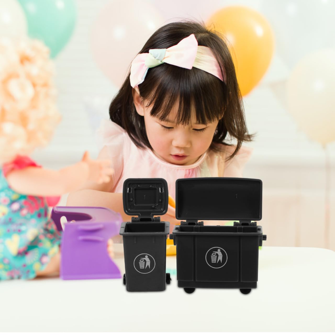 BESTOYARD Mini Trash Can Model, Tiny Plastic Garbage Bin for Dollhouse Furniture Decoration & Micro Landscape, Cute Miniature Life Scene Props for Desk Organizer & Pen Holder