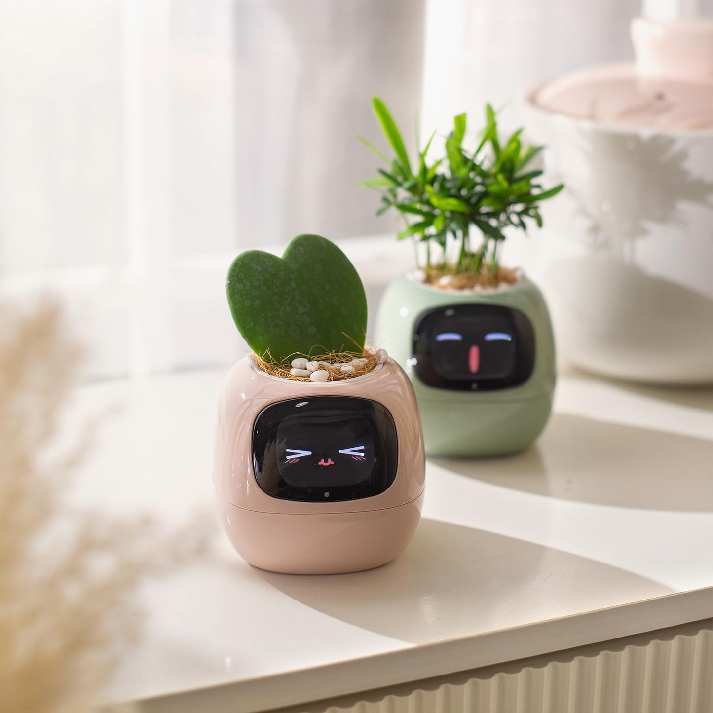 PLANTSIO Smart pet Planter Robot Guidance on Plant Care with Emojis, Adorable Plant Companion with Rich Gesture Interaction, Neat Desk Setup Gift (Green)