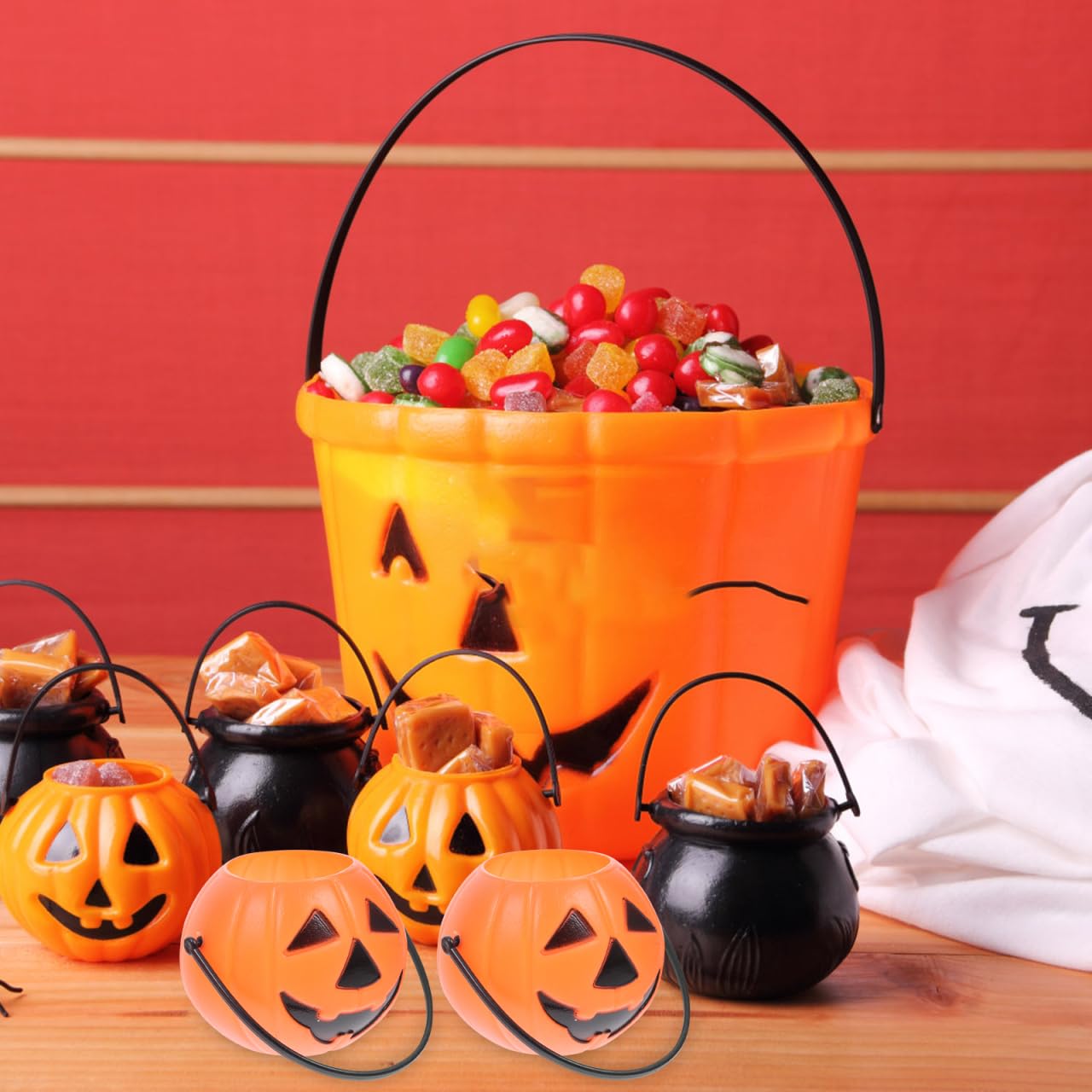 STOBOK Halloween Pumpkin Bucket - 8pcs Trick or Treat Children Portable Plastic Candy Buckets Jack O Lanterns - Desktop Decoration Candlestick Candy Holder Pail Party Favor Basket Party Supplies
