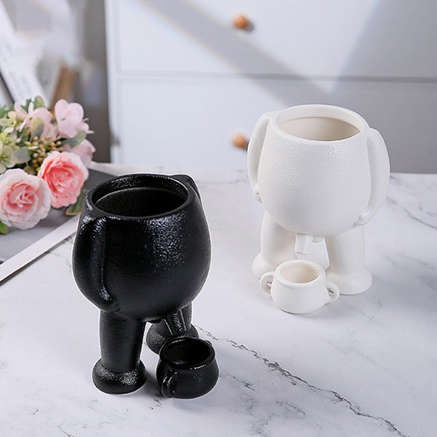 Ymiko Creative White Ceramic Flower Pot, Planter Pot for Indoor Outdoor Gardening, Funny Modern Plant Vase with Drainage Hole and Rubber Plug, 12.5x11x8.5cm (White)