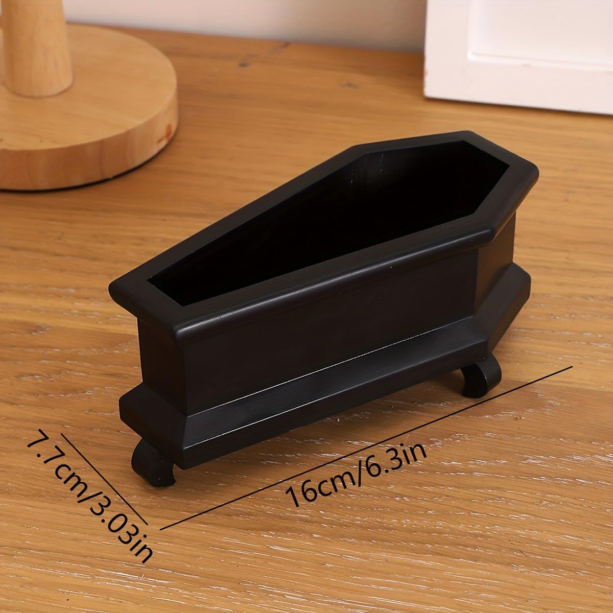 Fecovanti Halloween Style Mini Coffin Planter, Outdoor Succulent Pot, Indoor Resin Flower Pot with Drainage Holes, Desk Goth Decor