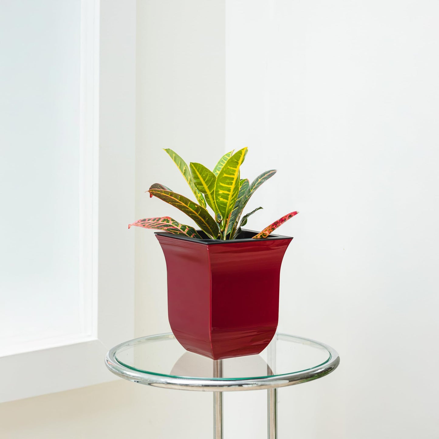 Valencia 8in Planter - Red
