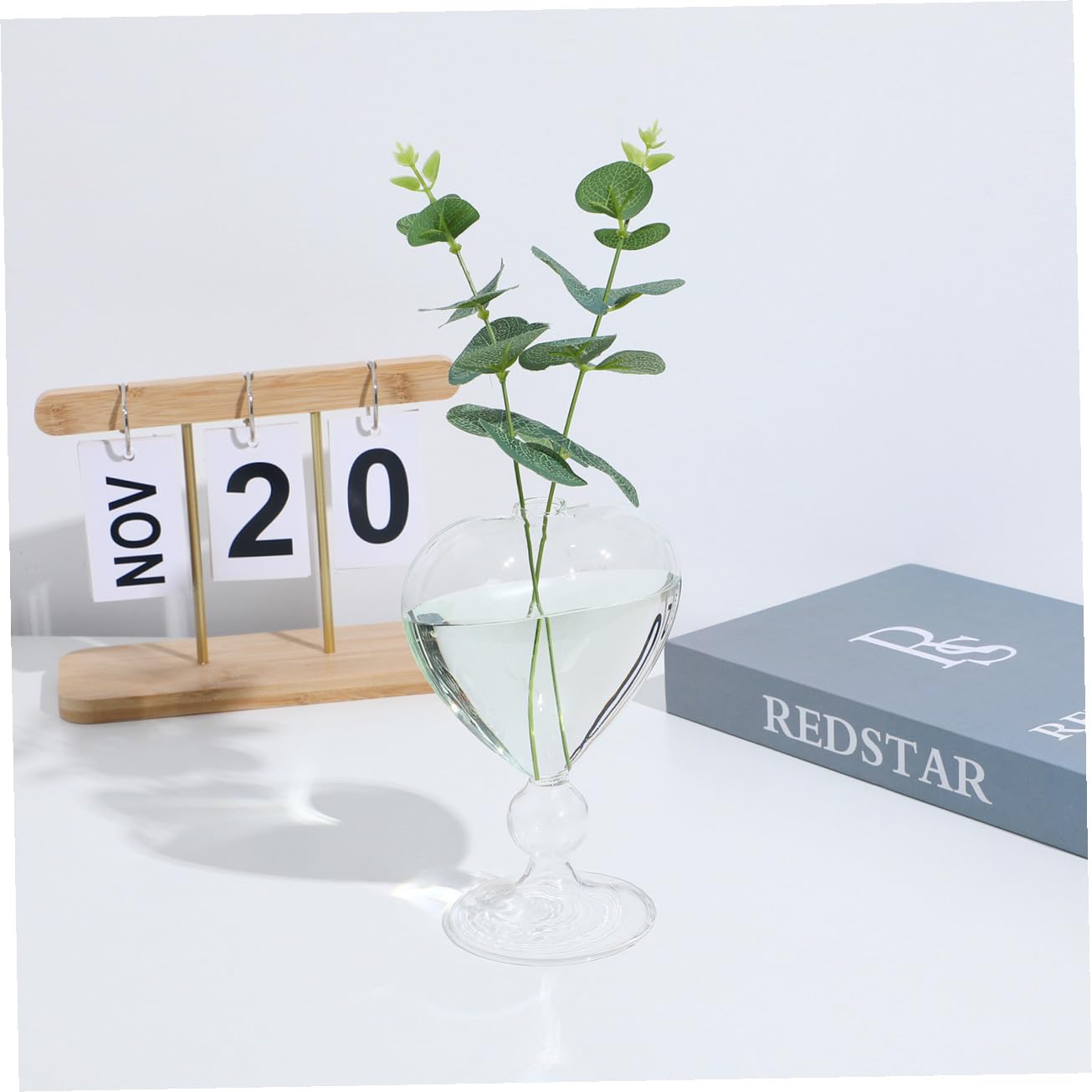 HEALLILY Heart Shaped Hydroponic Glass Vase Desktop Flower Holder Decorative Terrarium Planter for Fresh Dried Plants Transparent Creative Centerpiece for Home Office Tabletop Decor