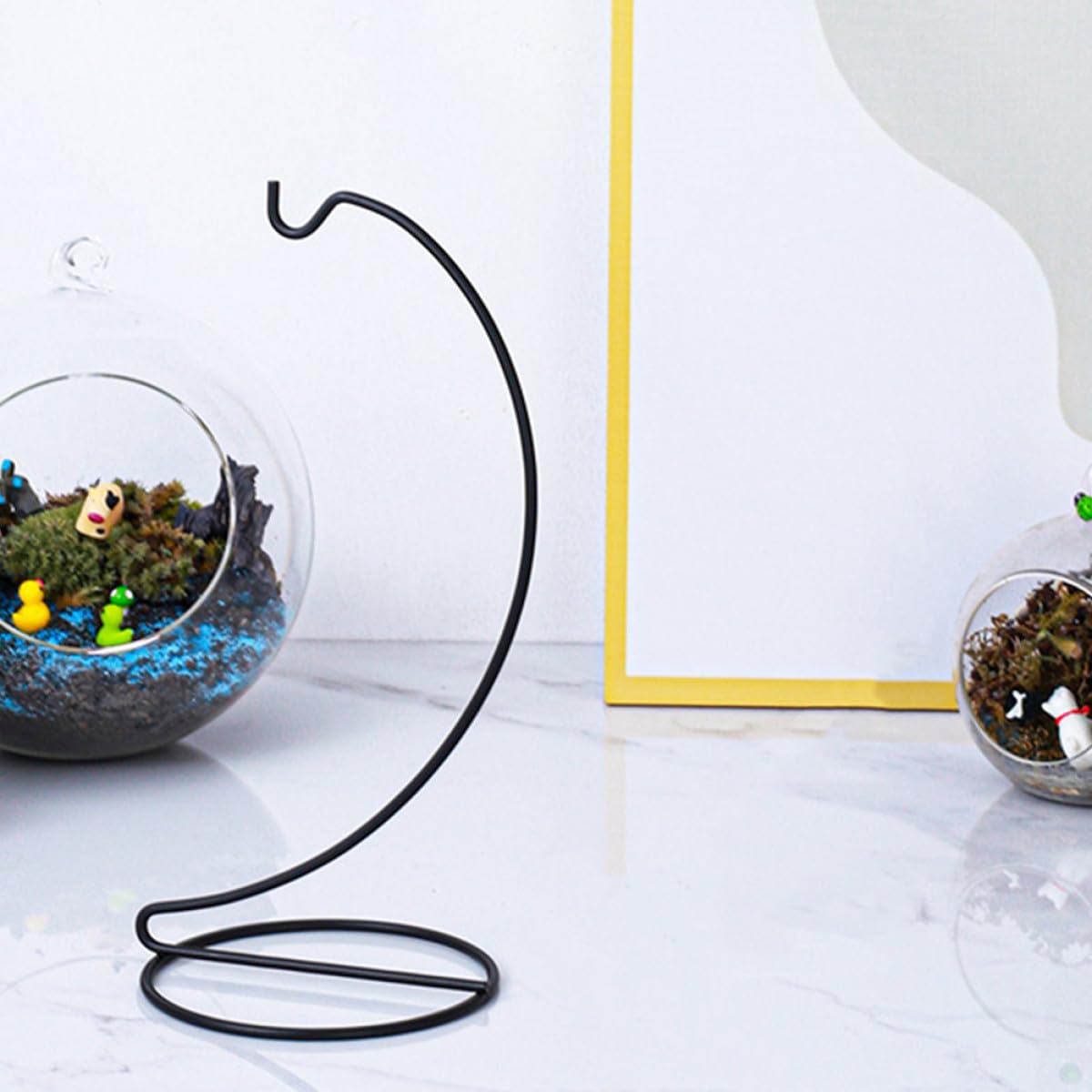 HOMSFOU 3pcs Small Hanging Hook Stand for Glass Globe Terrarium, Black Metal Ornament Display Rack for Tabletop Plant Holder and Craft Decoration