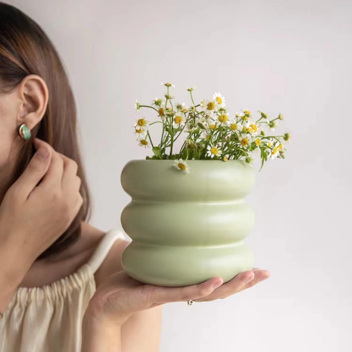 SANDYBAYTAS Ceramic Plant Pot Indoor, 4.5 Inch Flower Pot with Drainage Hole, Small Bubble Design Ceramic Planter for Home & Office Decor (Green)