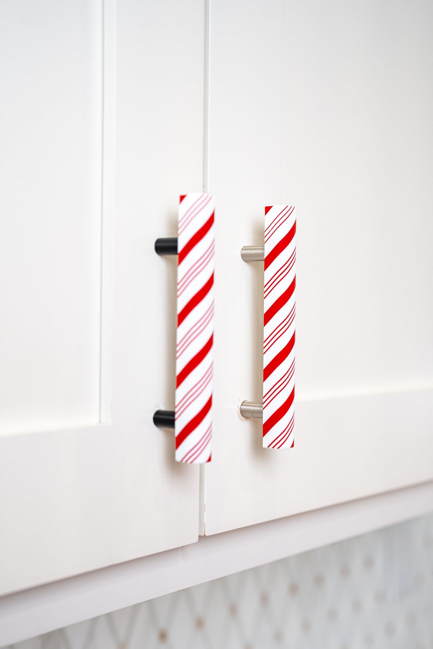 Knobēz Handlez 10pk Small Covers, Peppermint Stick Festive Holiday Decor