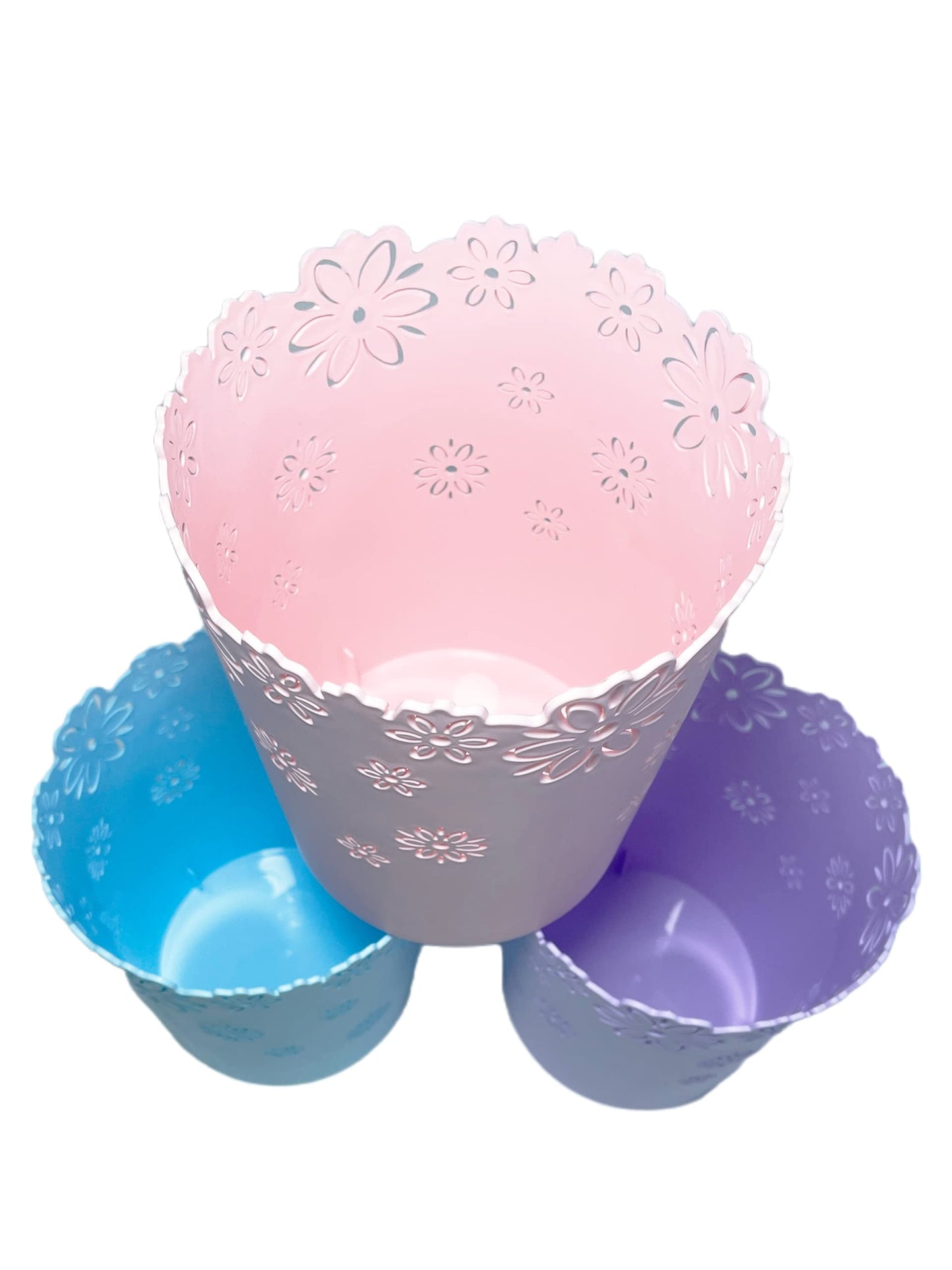 AORNTAE Wastebasket, Hollow Flower Shape Plastic Lidless Wastepaper Baskets Trash Can (Pink, Mini)