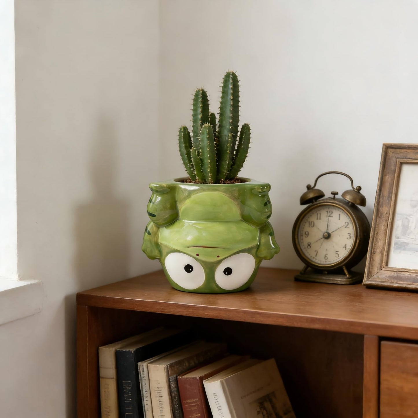 Small Succulent Pot with Drainage, 4 Inch, Indoor & Outdoor Animal Ceramic Planter, Funny Cartoon Frog Shaped Cactus Bonsai Container, Cute Flower Plant Pot for Home Office Desk and Garden Decor