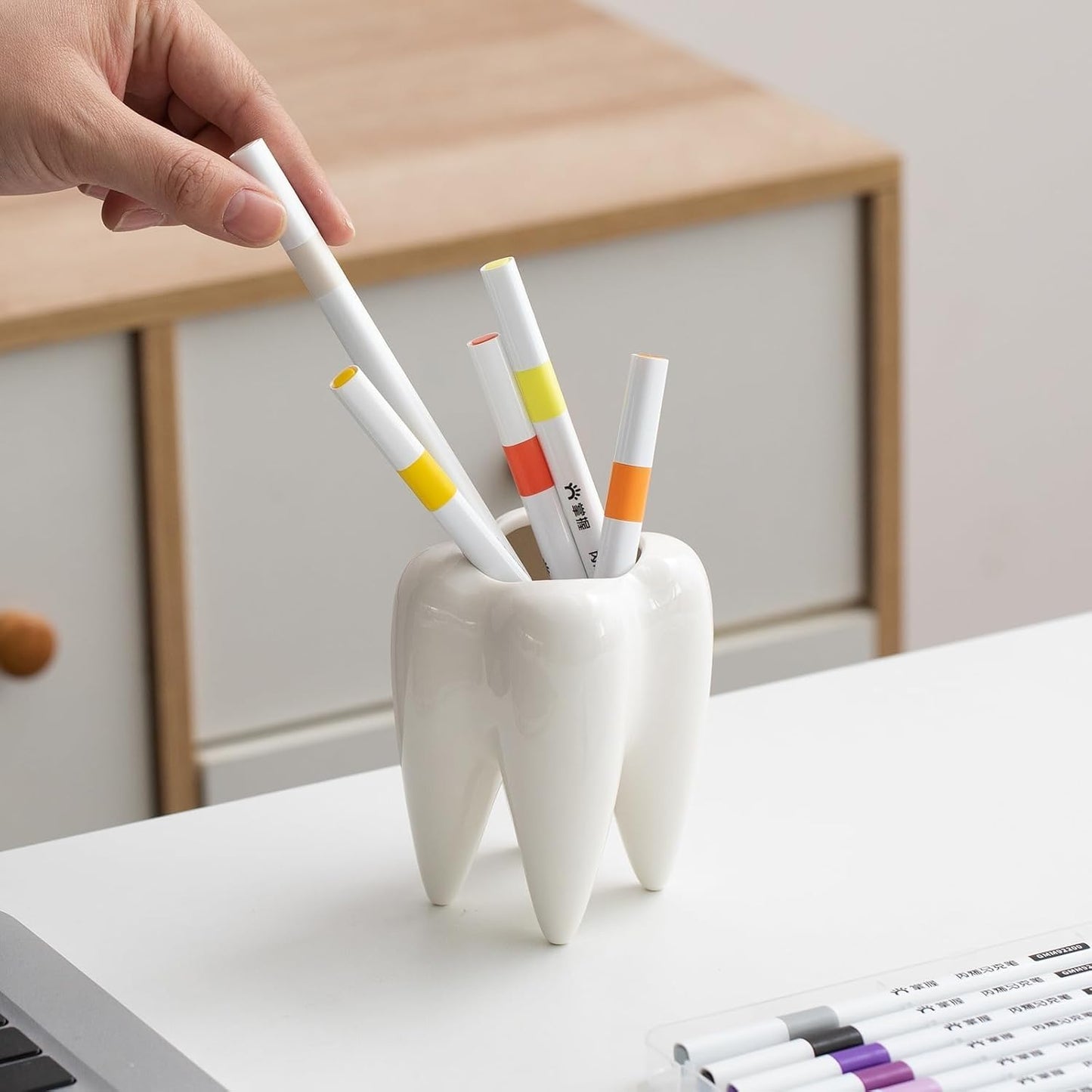 LECMACY Cute Tooth Shaped White Ceramic Planter Pots Flower Plant Containers, Mini Ceramic Succulent Planter Pots, Creative Pen Pencil Holder for Office Home Desk Decor, Plants Not Included (4 Pcs)