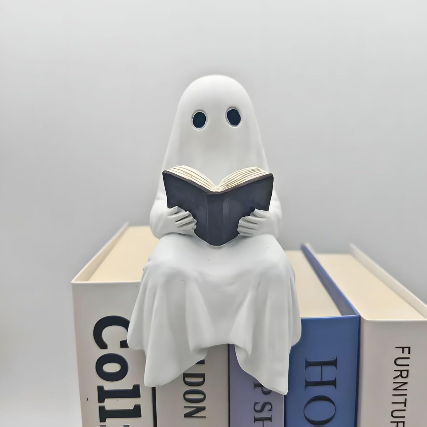 Qaoliffa Reading Ghost Figurine，Ghost Resin Ornament,Halloween Ghost Decorations for Desks, Bookshelves, and Living Rooms