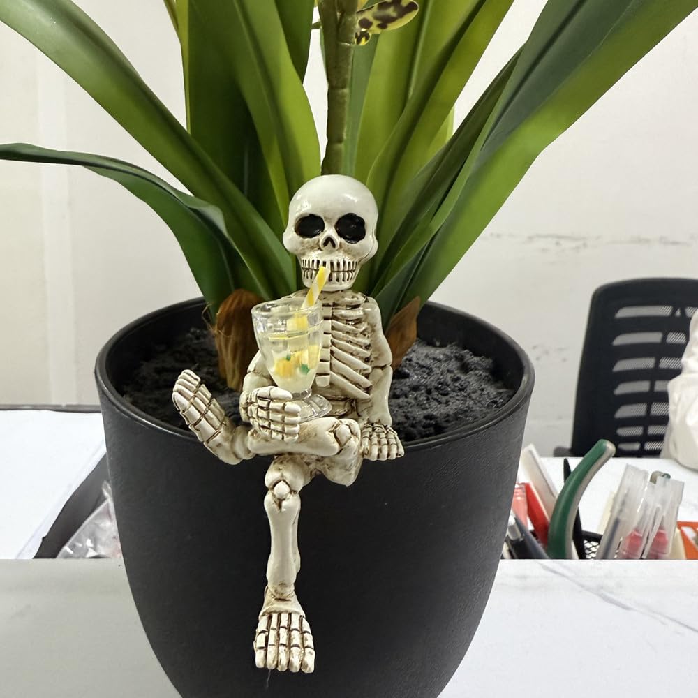 WACSLDN Halloween Skeleton Flowerpot Decoration, Weather Resistant Resin Garden Statue (Yellow Cup)