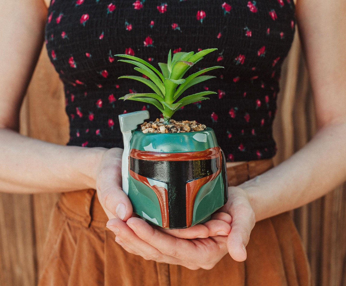 Star Wars Boba Fett Helmet 3-Inch Ceramic Planter with Artificial Succulent | Small Flower Pot, Faux Indoor Plant for Desk Shelf, Trinket Tray | Cute Home Decor Gifts and Collectibles