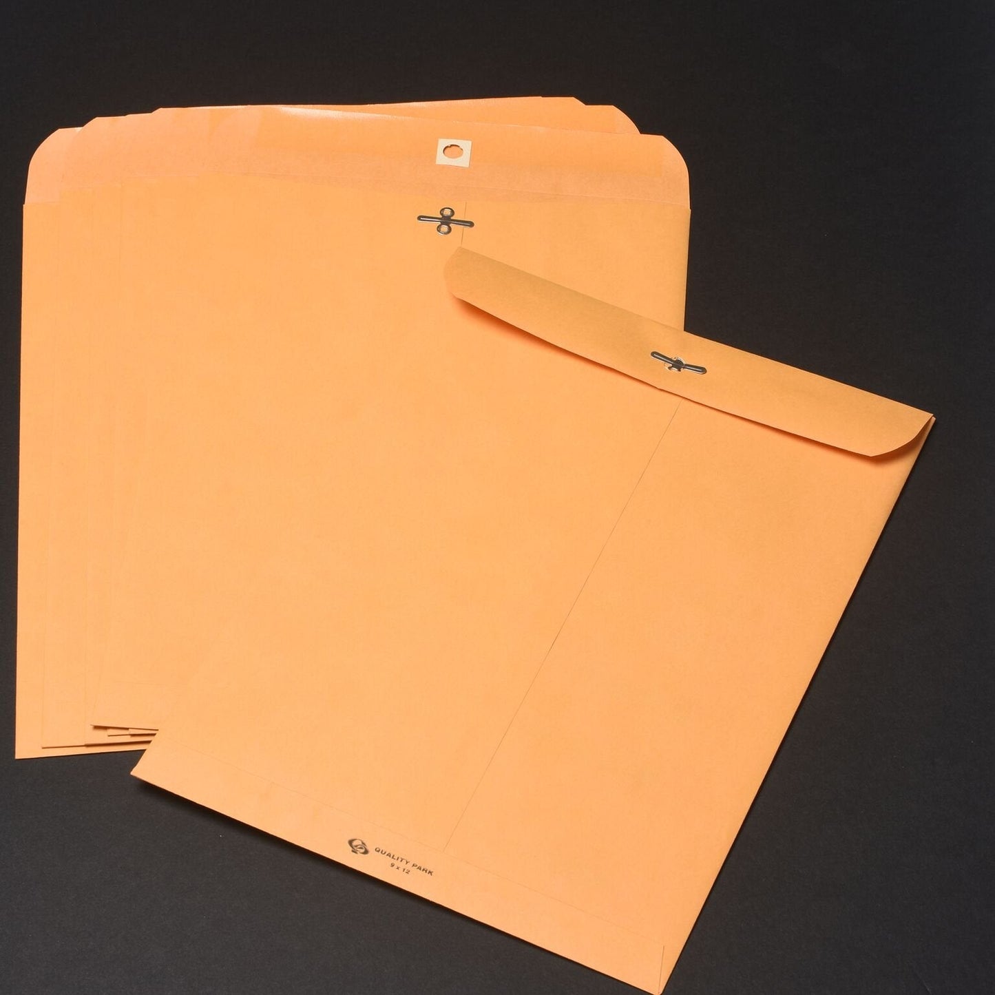 Quality Park Gummed Kraft Clasp Envelopes, 7.5 x 10.5, Box of 100 (37875), Light Brown