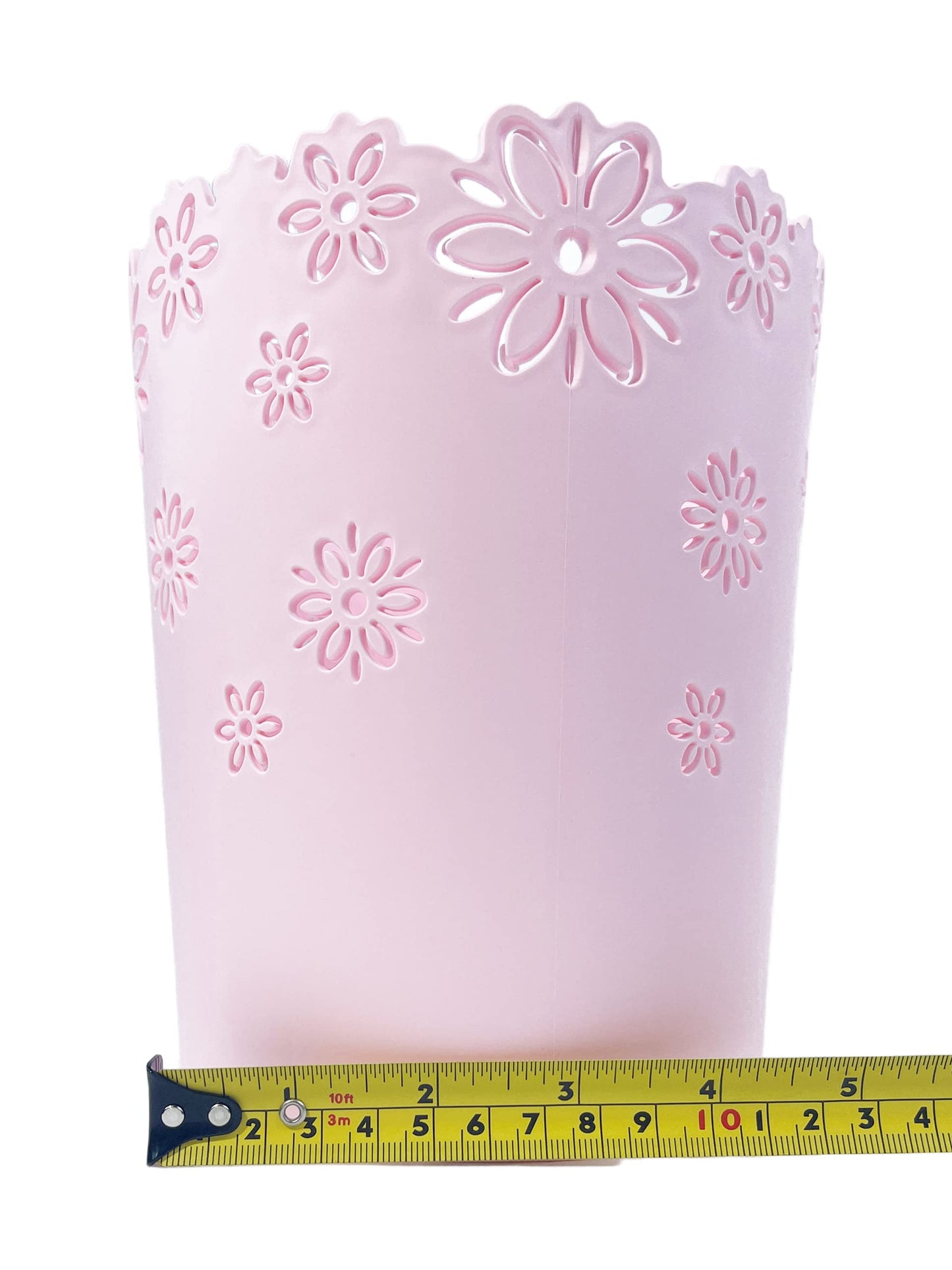 AORNTAE Wastebasket, Hollow Flower Shape Plastic Lidless Wastepaper Baskets Trash Can (Pink, Mini)