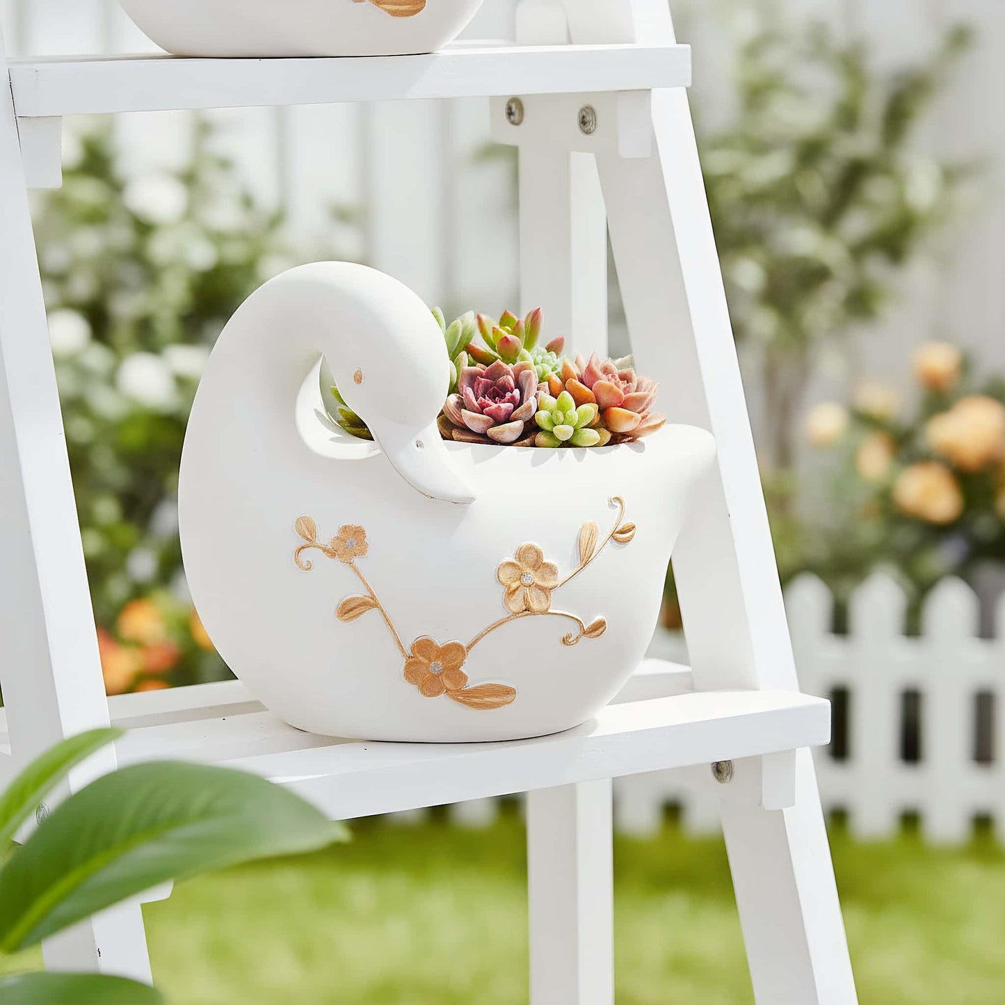 Euiroet Swan Flower Pot - Unique Resin Sculpture, Enchanting Decorative Garden Planter, Elegant Swan Vase for Succulents & Air Plants, Indoor/Outdoor Use, Durable & Whimsical Design (White)