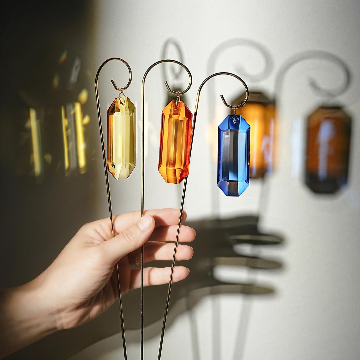 H&D HYALINE & DORA 7 Pack Crystal Suncatcher Prisms 13.7 '' Sun Catchers Indoor Window Small Trellis Golden Plant Suncatcher Stake for Potted Plants Indoor Decoration