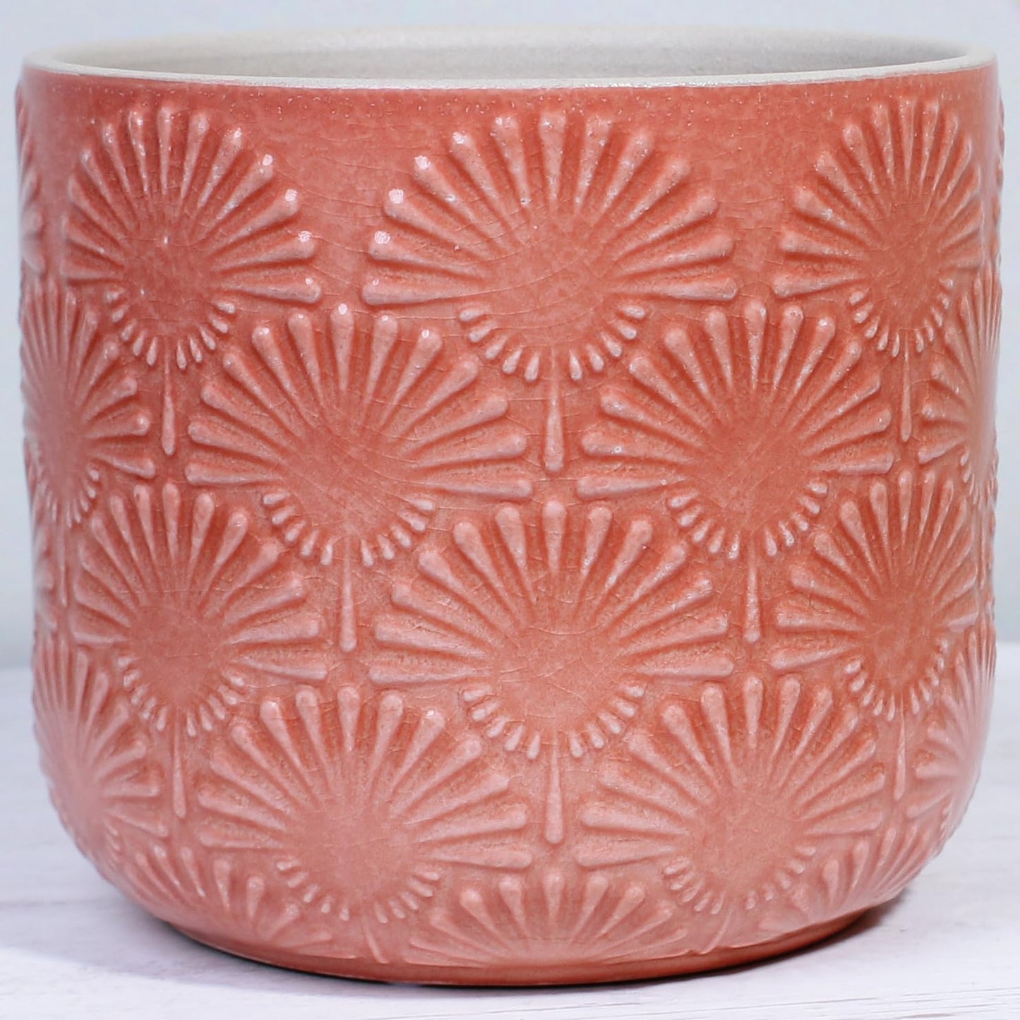 Xiaan Jiaju Boho Embossed Ceramic Flower Pot, 6.7 Inch Modern Planter Pots for Indoor Plants, Bohemian Chic Decorative Glazed Plant Pot with Fanburst Pattern, Coral Blush