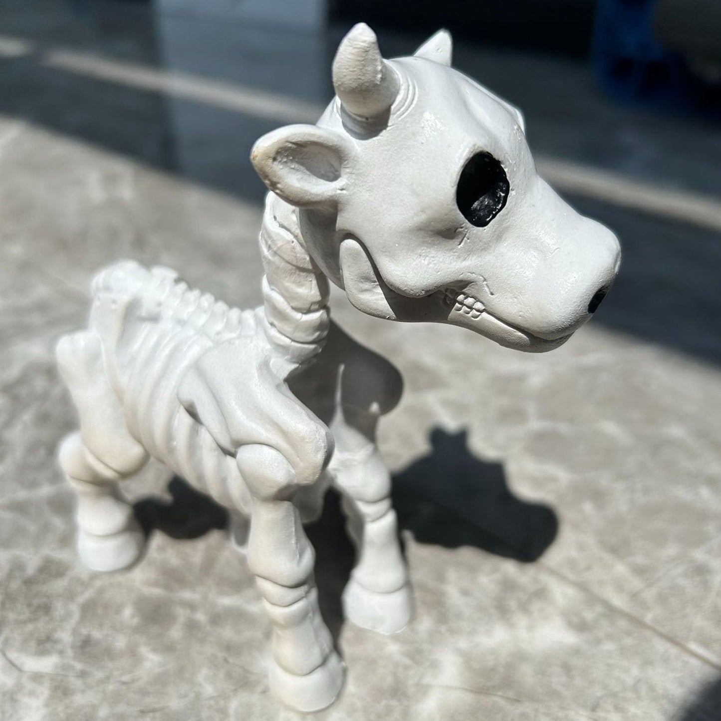 Kuuleyn Halloween Cow Skeleton Decoration,Skeleton Halloween Decoration,Animal Skeletons Innovative Fun Waterproof Resin Cow Skeleton Statue for Outdoor Garden Patio