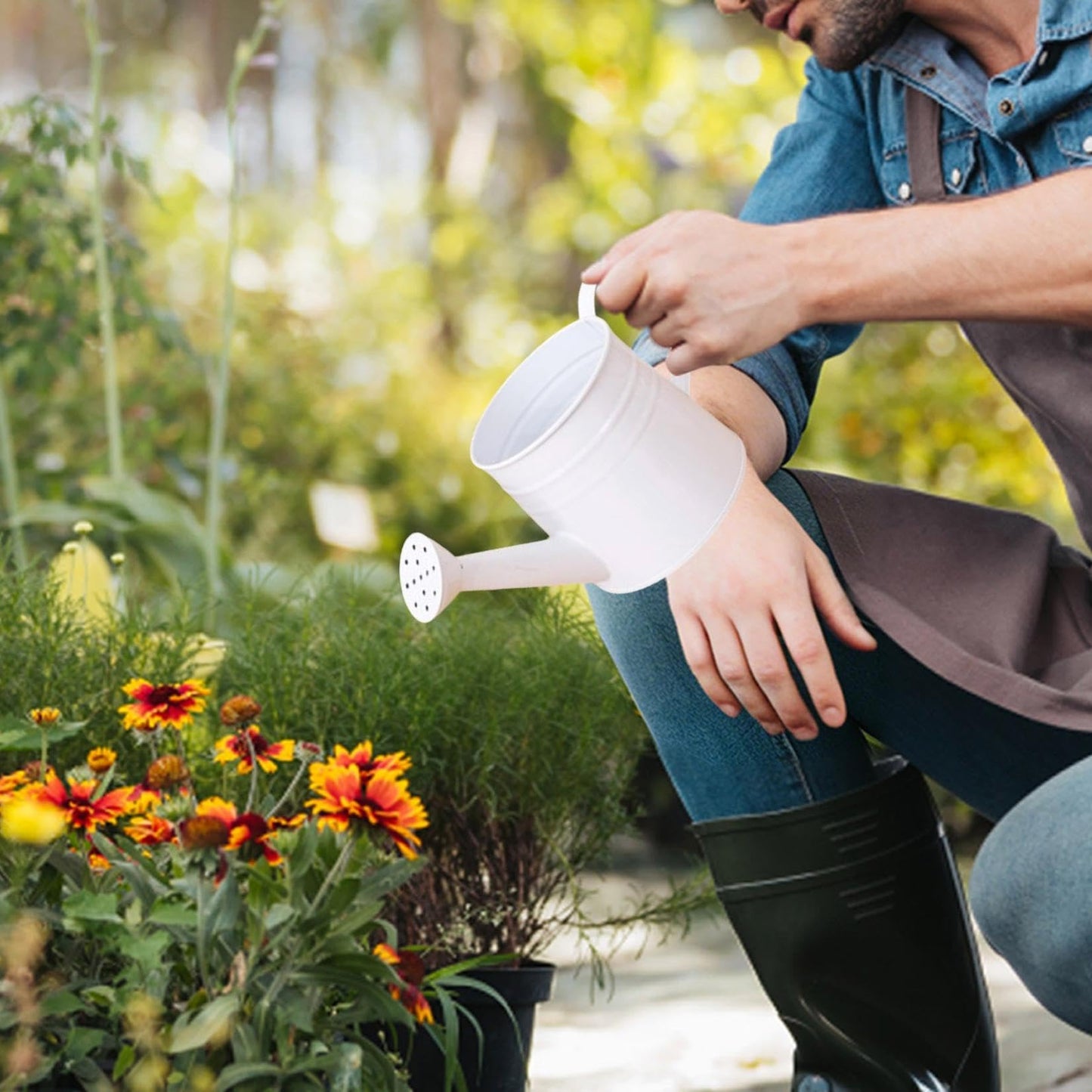 Metal Long Spout Watering Can with Ergonomic Handle, Balanced Design for Easy Pouring, 1L for Watering Indoor Houseplants, Outdoor Flowers, Garden Beds and Lawn Areas (White)