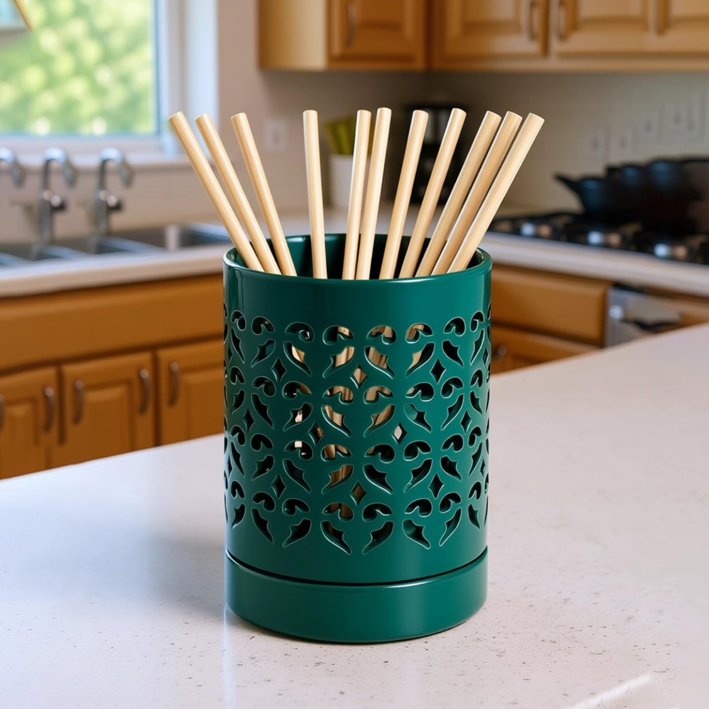 Toyosport Hollow Ceramic Decorative Pot, Green Floral Design, 5.5 x 4.1 in/14 x 10.5 cm, Multi-Purpose, Chopsticks Cage, Pen Holder, Indoor Outdoor Flower Pots