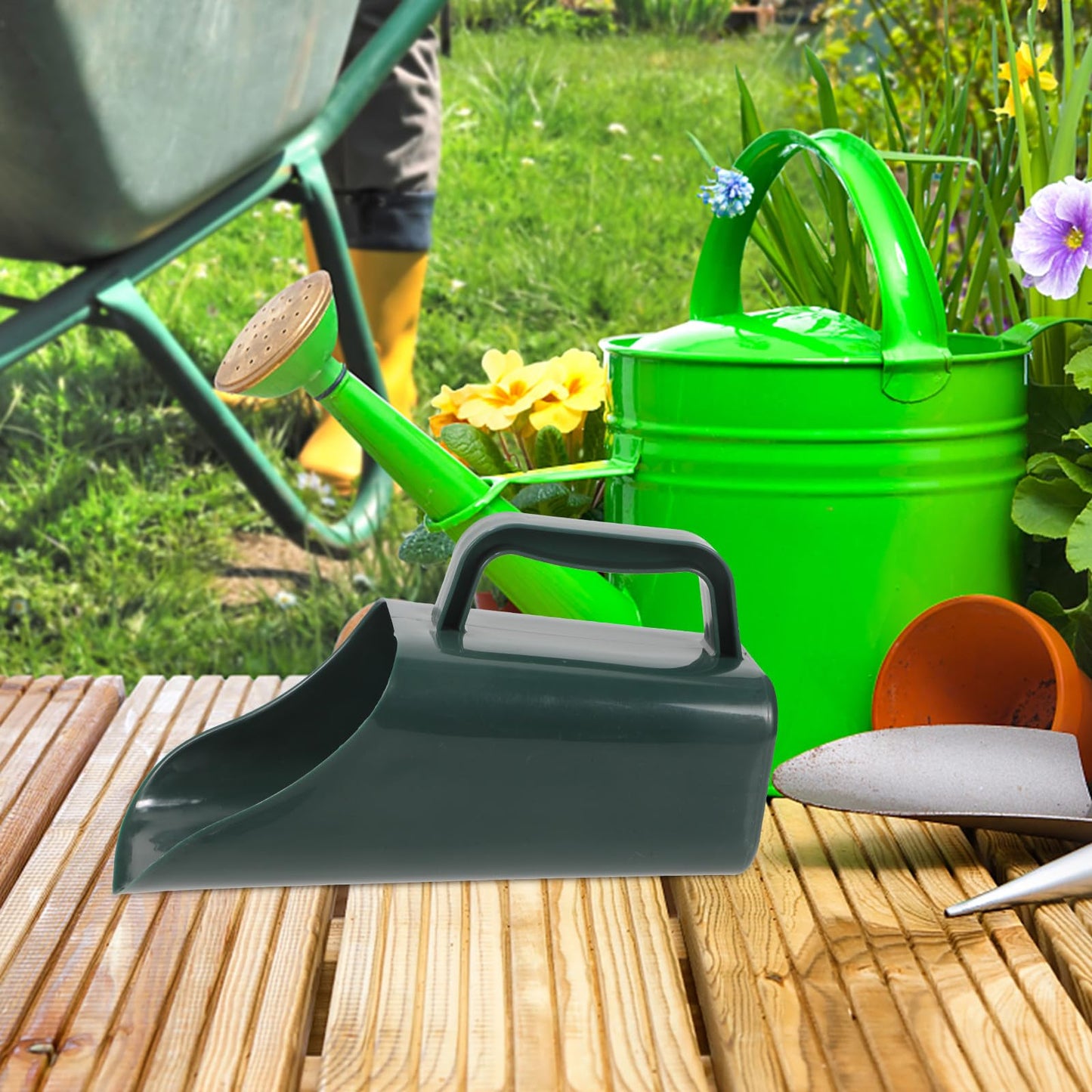 GAROZATION Multifunctional Garden Soil Scoop Shovel for Planting and Bonsai Portable Hand Soil Scooper with Large Military Green Plastic Bucket Suitable for Potting