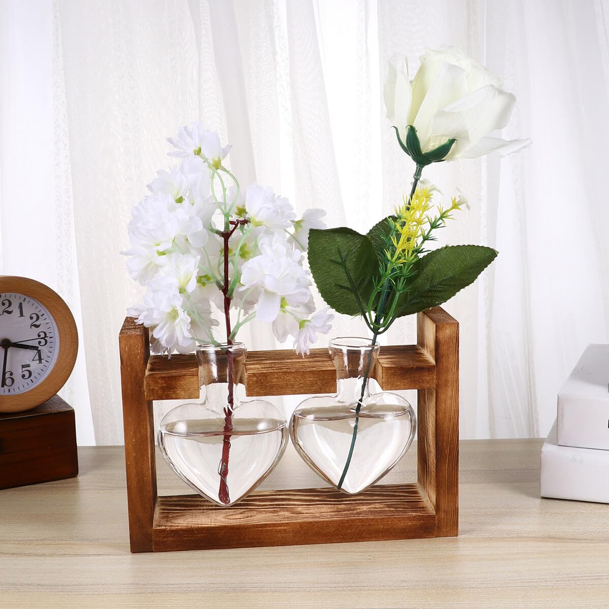 EPIGEIST 2Pcs Heart Shape Glass Vases Hydroponics Planter with Retro Wooden Rack Heat Resistant Transparent Glass Container for Flower Arrangement and Plant Propagation Decorative Terrarium