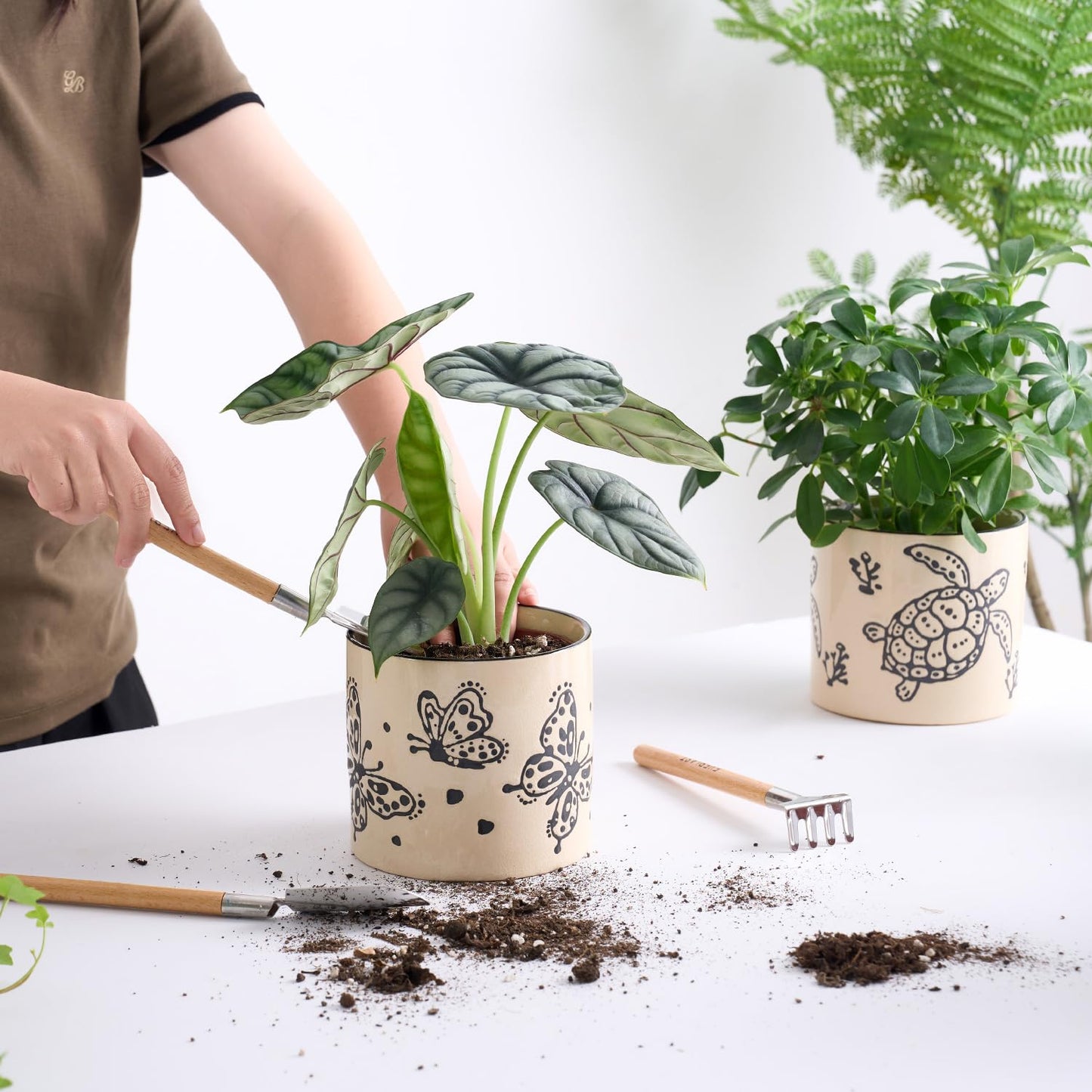 STHIE 5 Inch Ceramic Plant Pots with Drainage Holes, Small Round Flower Pots for Indoor Plant, Unique Animal Flower Planters (Cat)