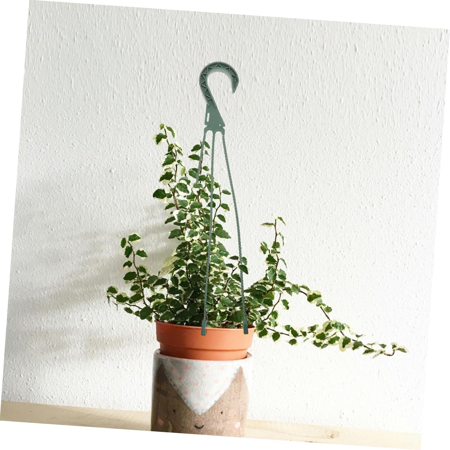 Mikikit 5pcs Hanging Flower Pot Hooks Lightweight Planter Hanger for Garden Home Use for Shelves Balconies and Terraces Versatile Plant Holder for Indoor and Outdoor Decor