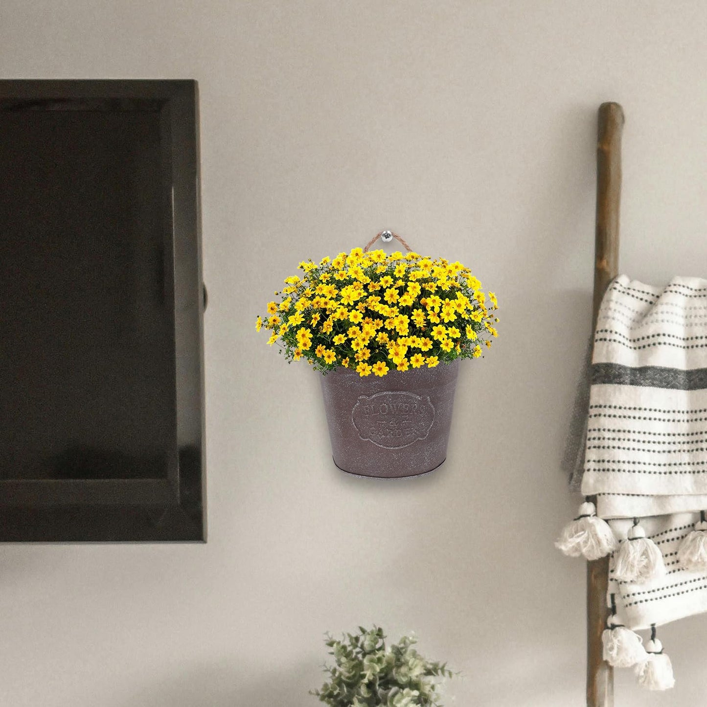GANAZONO Wall Hanging Flowerpot 4-Pack 6.69X5.51X12.59In Iron Art Planters with Lanyard Wall-Mounted Plant Holders for Indoor Outdoor Succulents Mini Plants