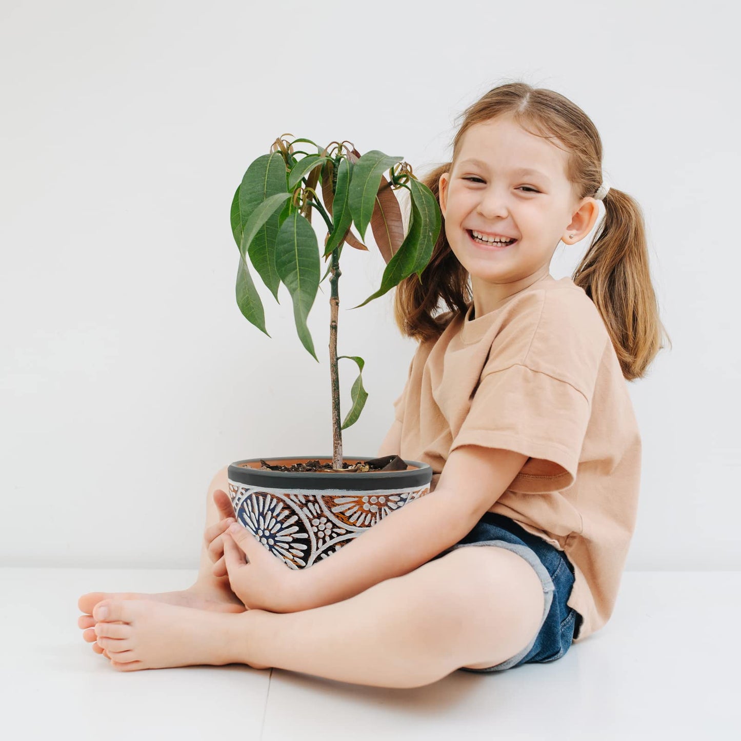 DeeCoo 3 Piece Ceramic Plant pots for Indoor with Drainage Holes, 5.7/4.7/3.5/inch, Modern Decorative Flower pots Outdoor Plants Lilies, Cacti, Succulents, Snakes, and Bamboo (Gray)