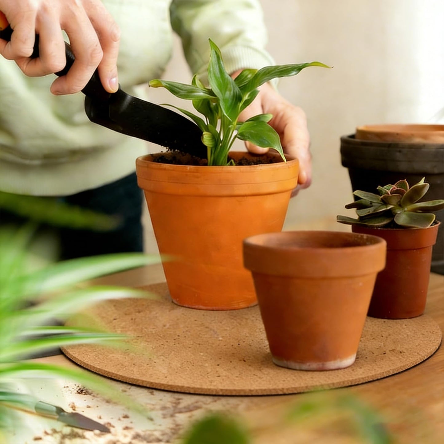 Zaruatu 2 Pcs Large Cork Plant Coasters 14 Inch Double Layers Thicken Planter Coaster Plant Pot Saucers Waterproof Non-Slip Mat for Indoor Outdoor Plants Home Floor Protection