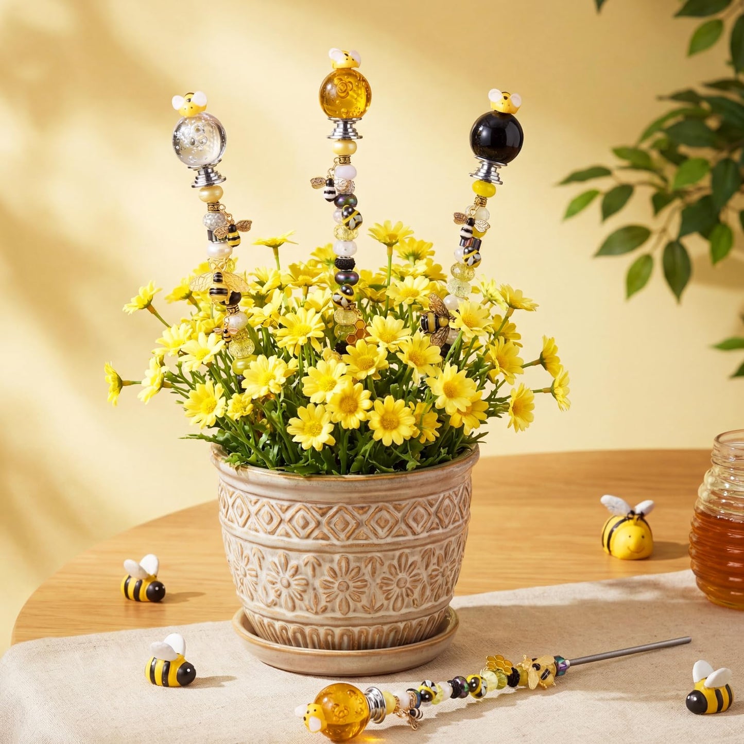 Lineshading 118 Pcs Bee Garden Stakes Wand DIY Beaded Stakes Garden Decor Includes 4 Crystal Stopper Top 10 Bee Pendant 68 Large Hole Beads 4 Threaded Rods 4 Pcs Nuts, for Craft Supply