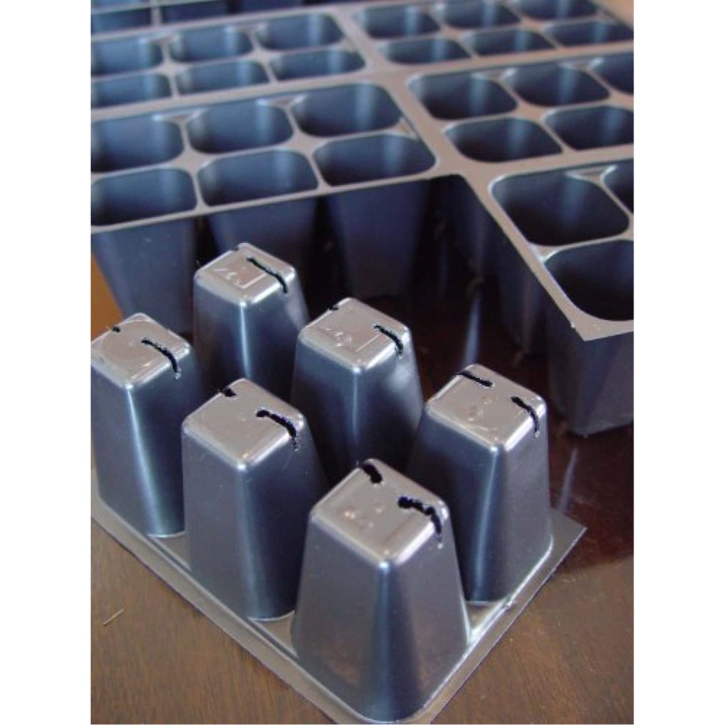 Seedling Starter Trays, 720 Cells: (120 Trays; 6-cells Per Tray), Plus 5 Plant Labels